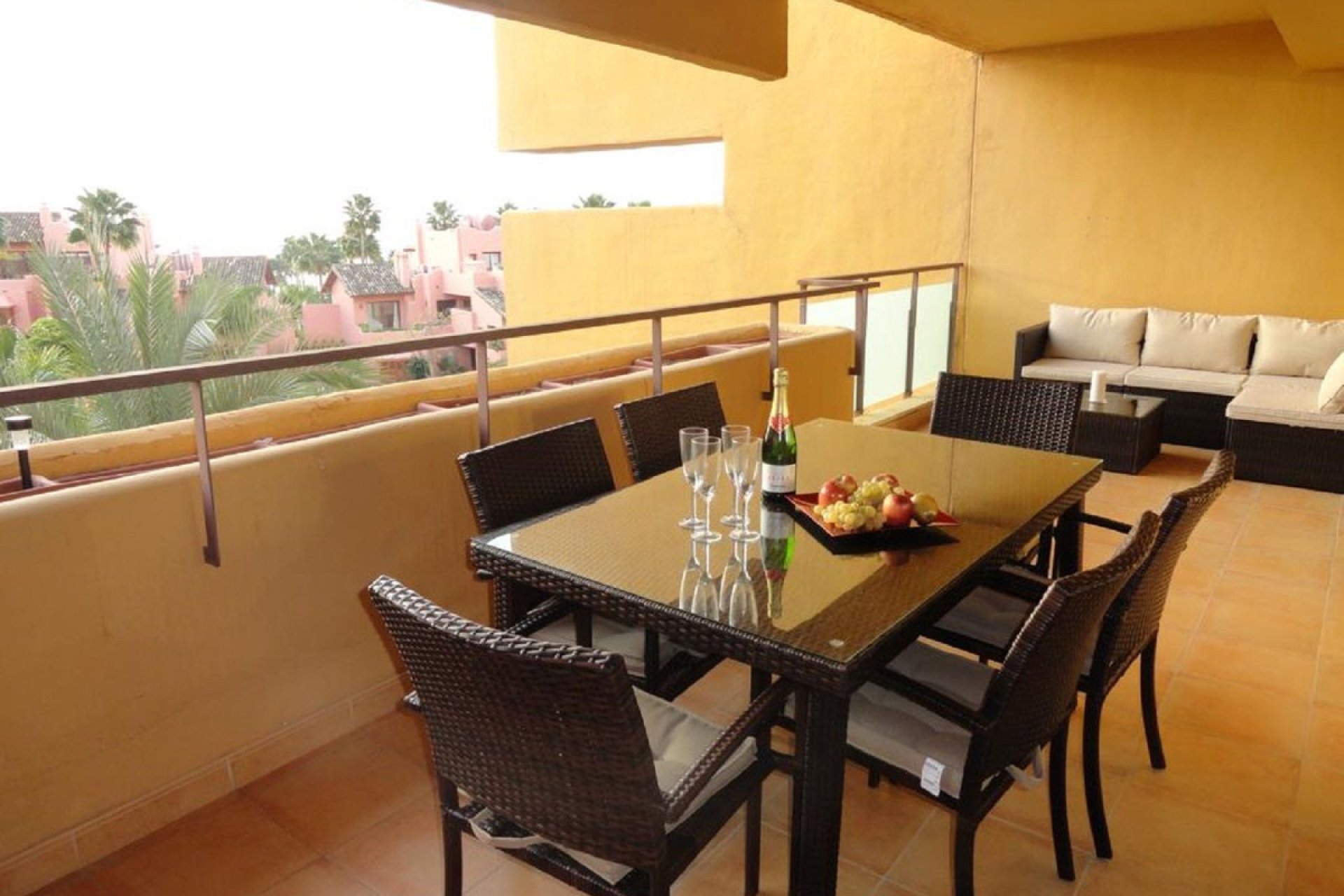 Resale - Apartment - Middle Floor Apartment - Estepona - New Golden Mile