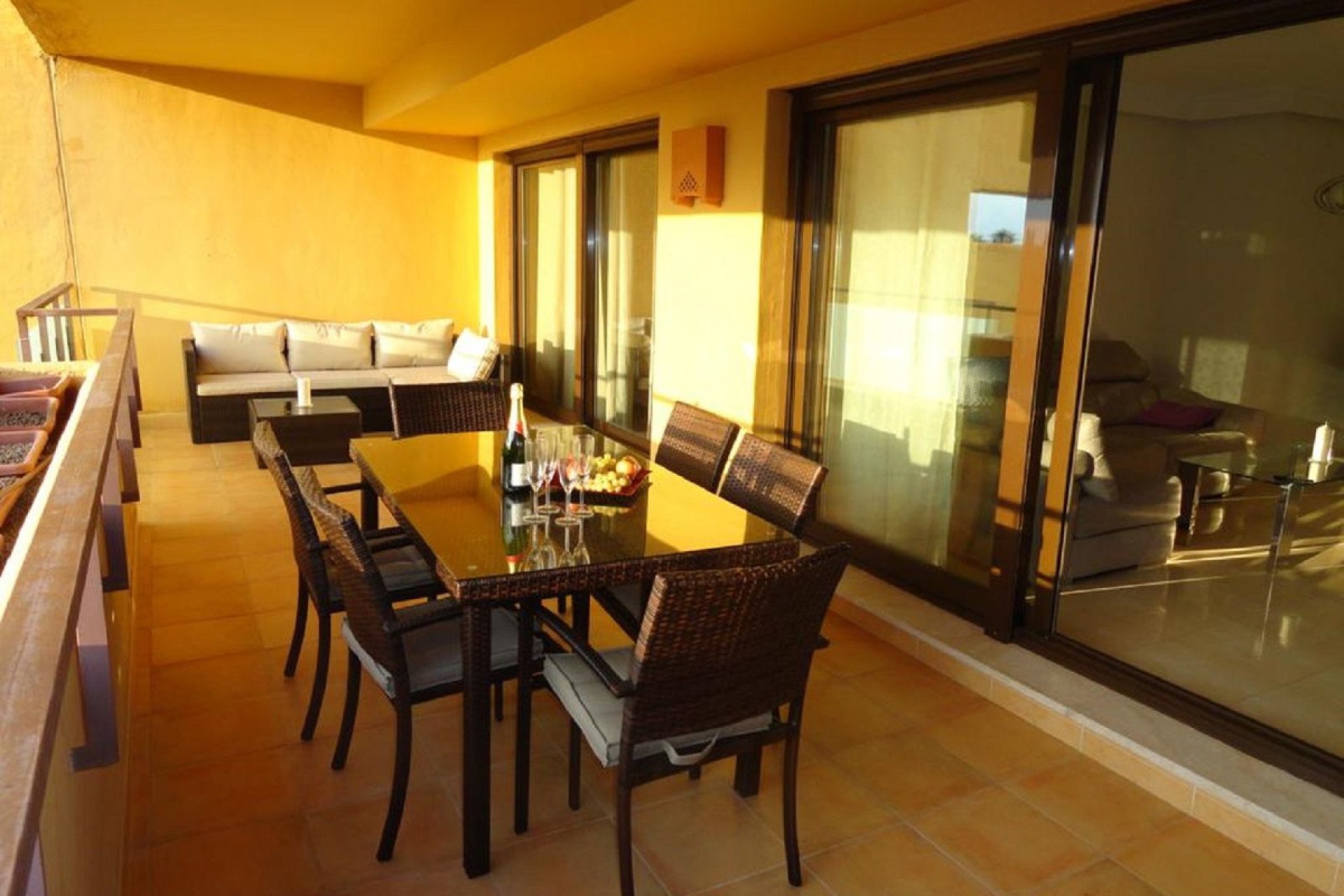 Resale - Apartment - Middle Floor Apartment - Estepona - New Golden Mile