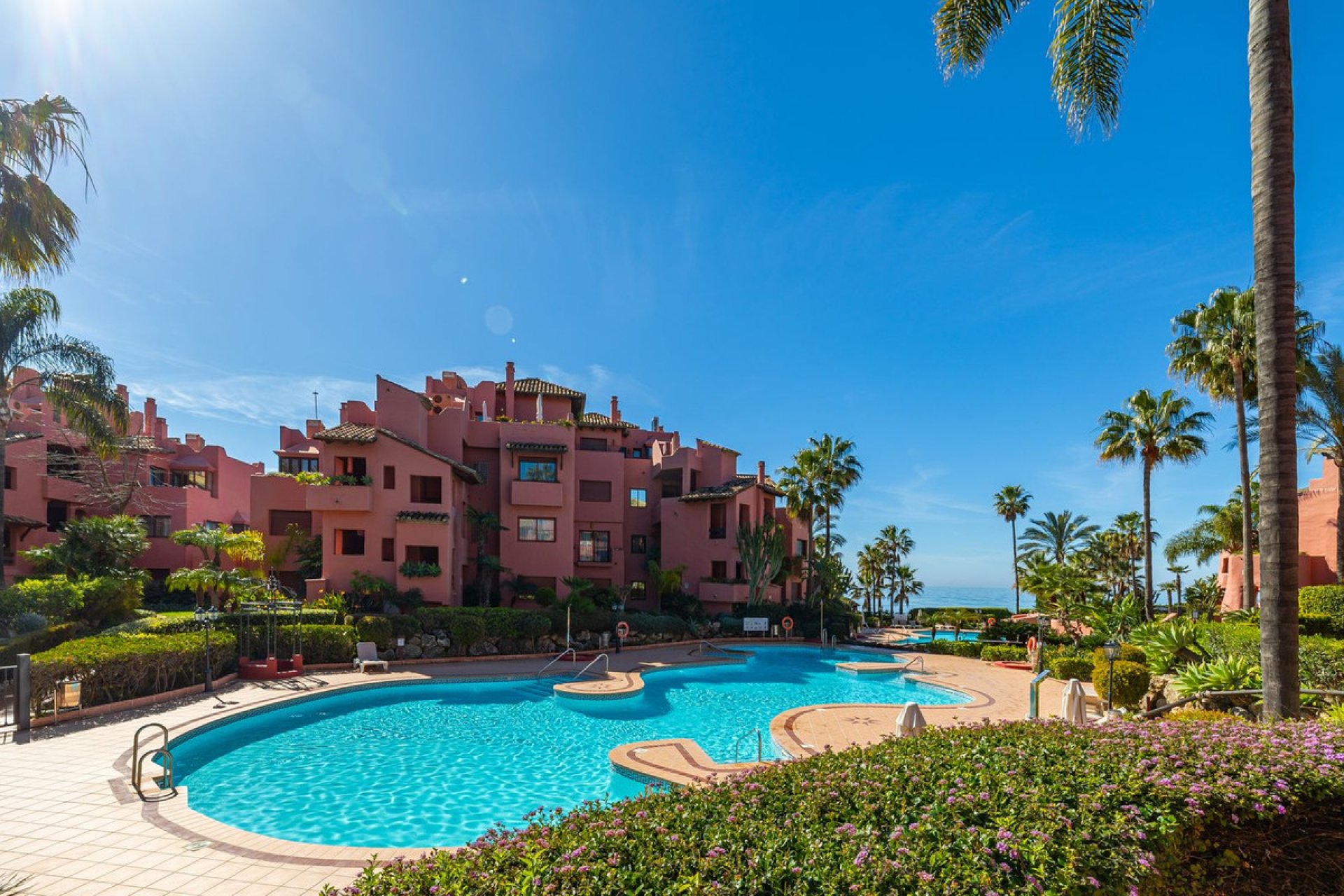 Resale - Apartment - Middle Floor Apartment - Estepona - New Golden Mile