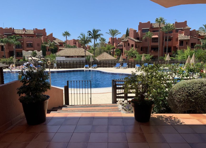 Resale - Apartment - Middle Floor Apartment - Estepona - New Golden Mile