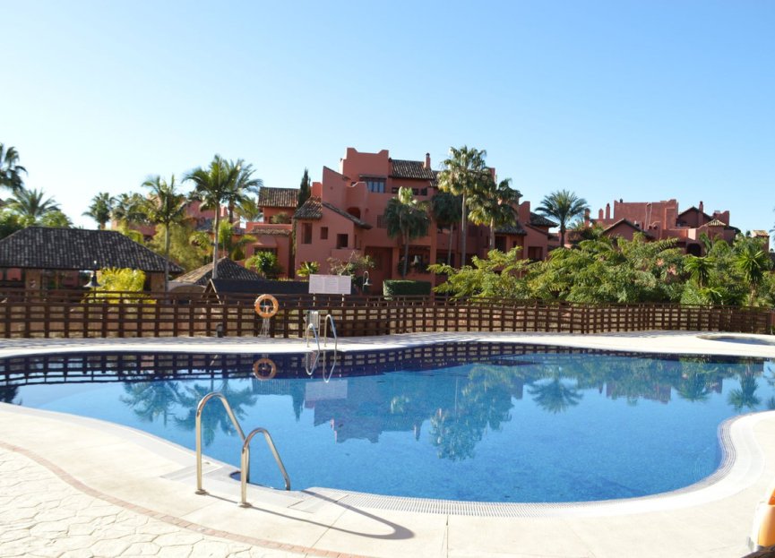 Resale - Apartment - Middle Floor Apartment - Estepona - New Golden Mile