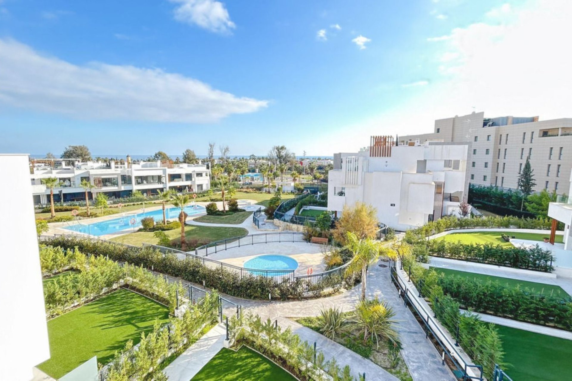 Resale - Apartment - Middle Floor Apartment - Estepona - New Golden Mile