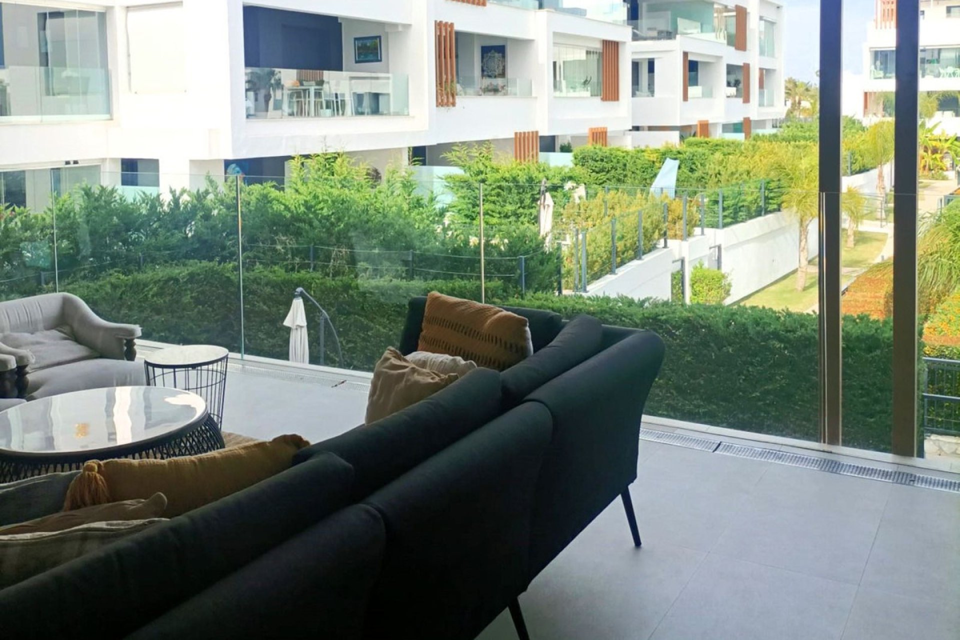 Resale - Apartment - Middle Floor Apartment - Estepona - New Golden Mile