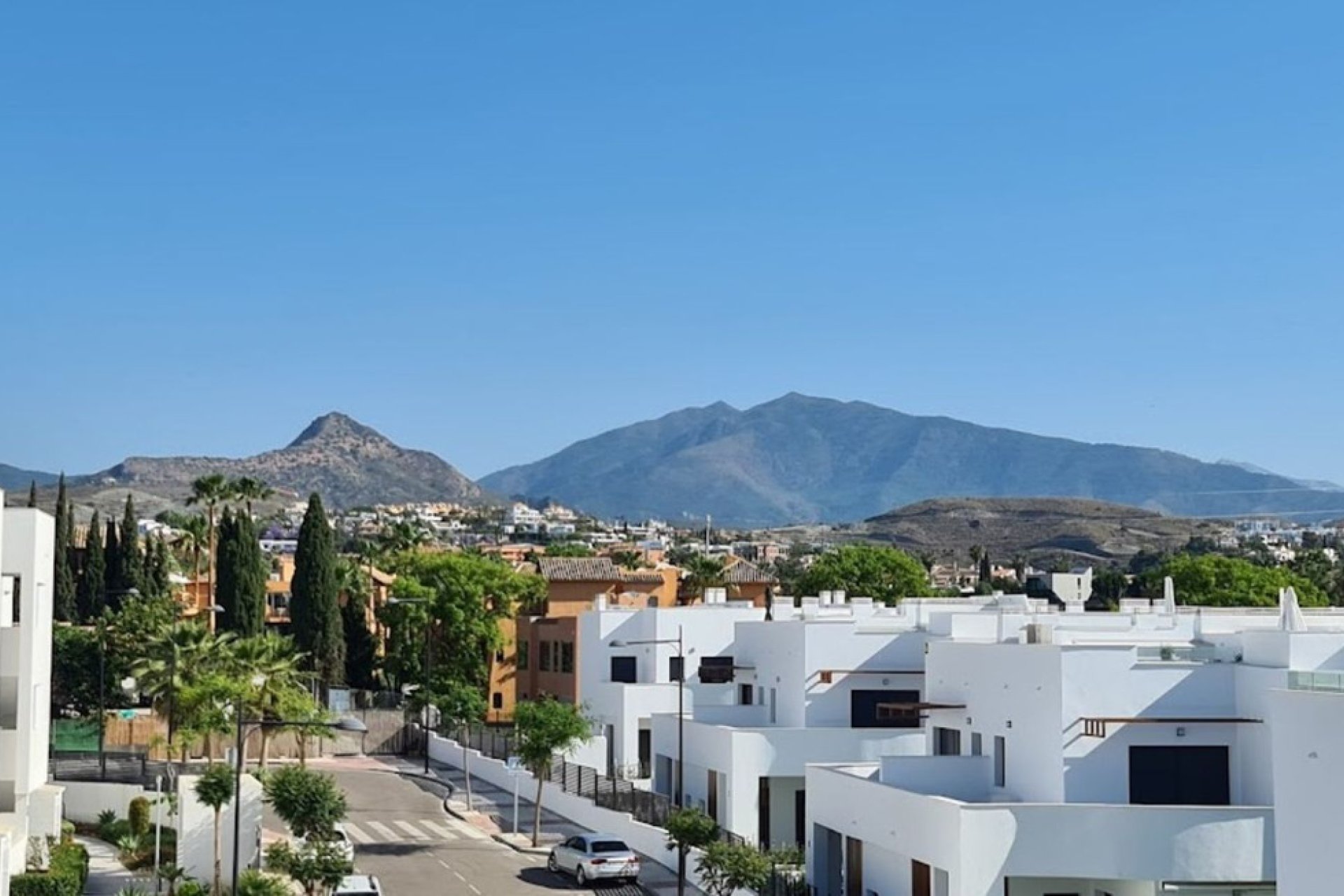 Resale - Apartment - Middle Floor Apartment - Estepona - New Golden Mile