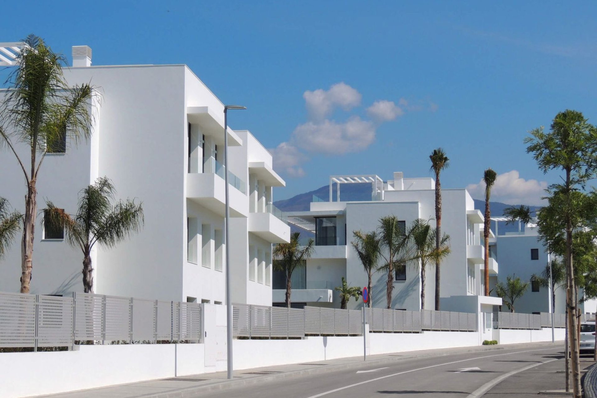 Resale - Apartment - Middle Floor Apartment - Estepona - New Golden Mile