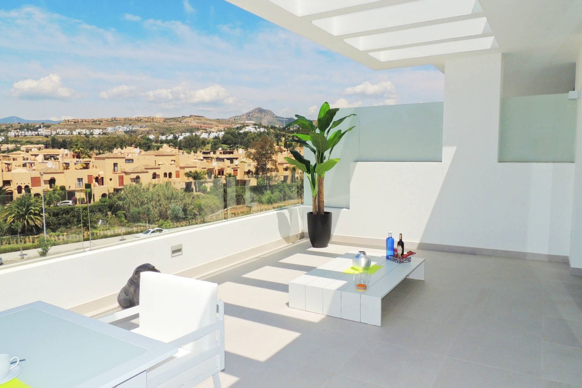 Resale - Apartment - Middle Floor Apartment - Estepona - New Golden Mile