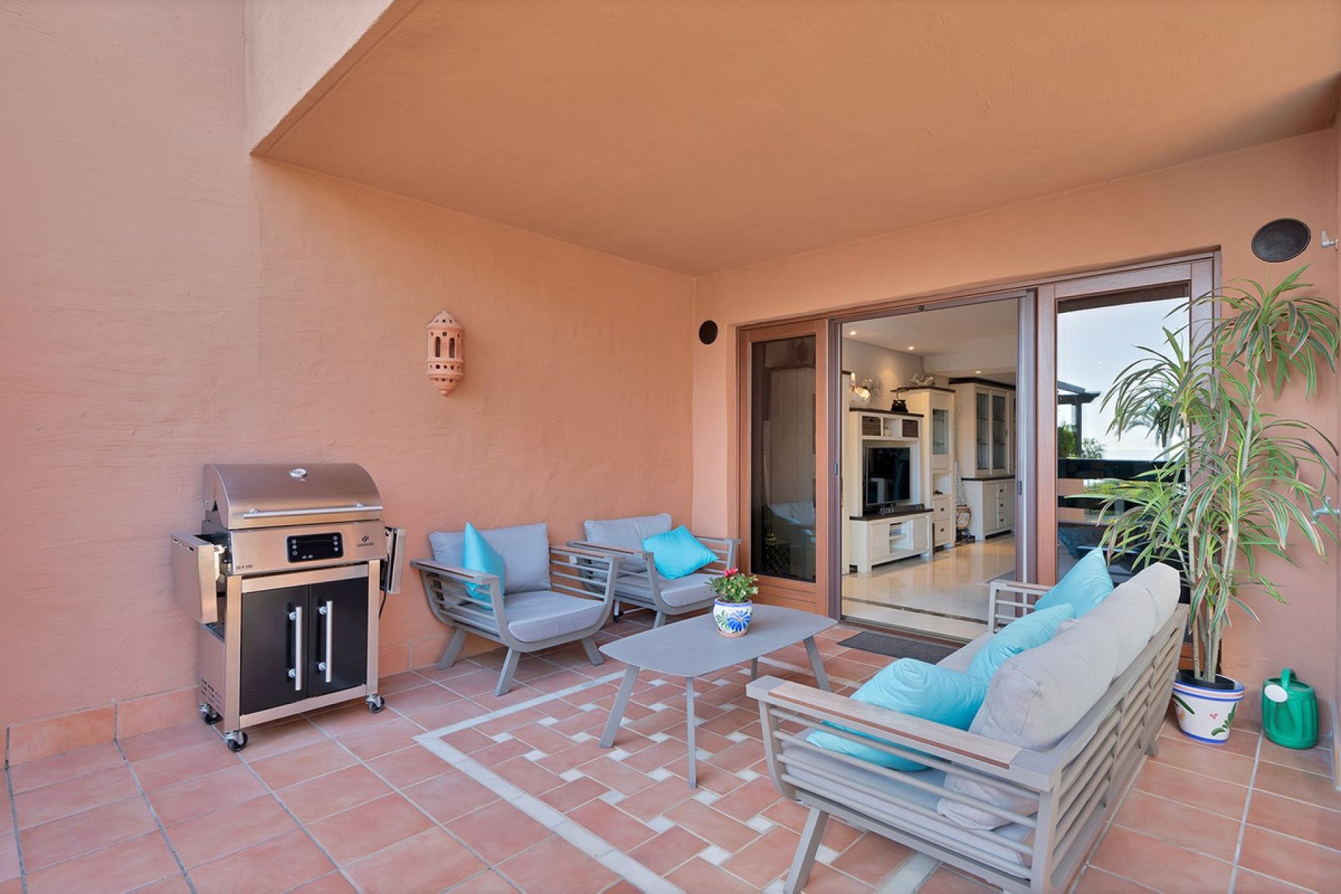 Resale - Apartment - Middle Floor Apartment - Estepona - New Golden Mile