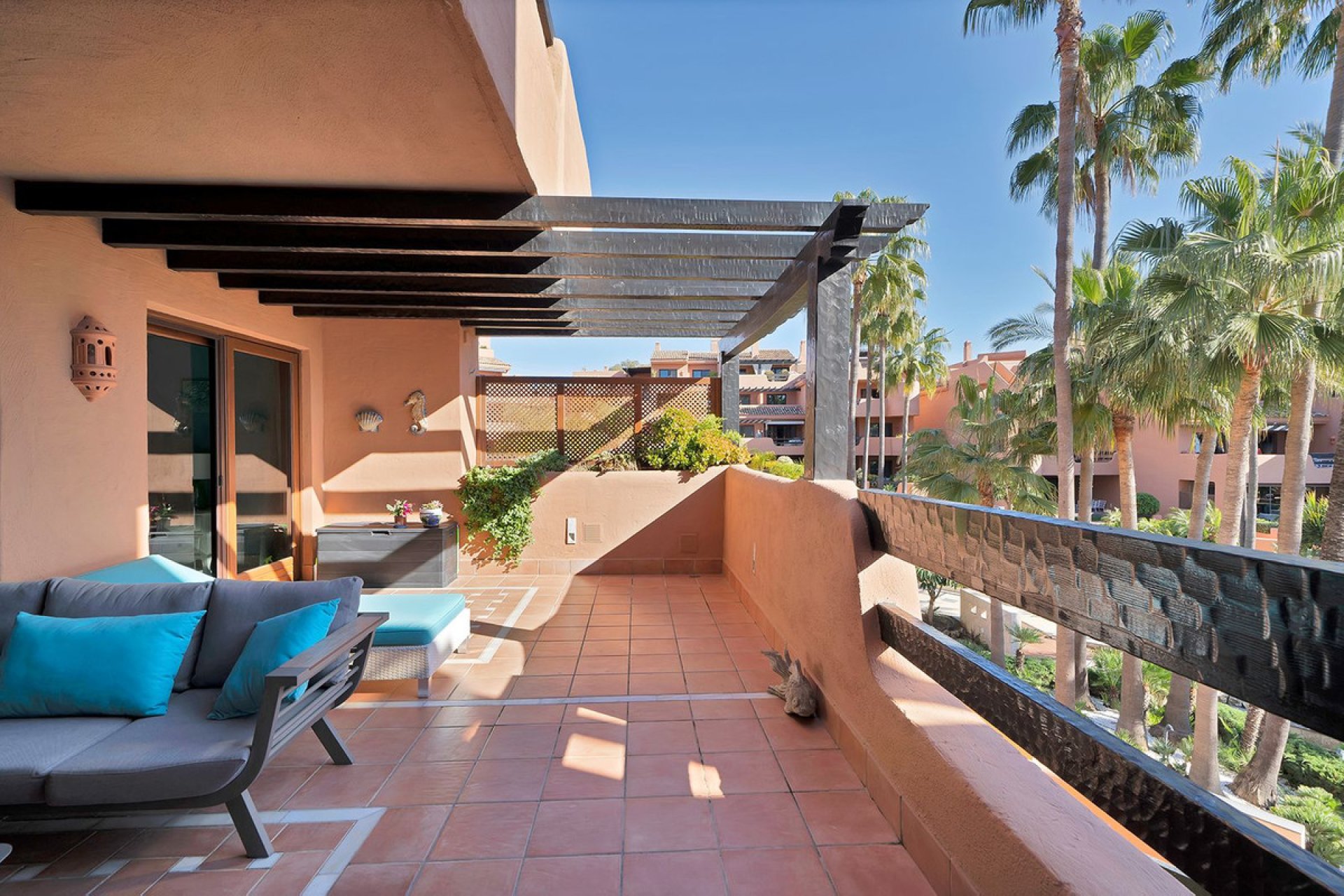 Resale - Apartment - Middle Floor Apartment - Estepona - New Golden Mile