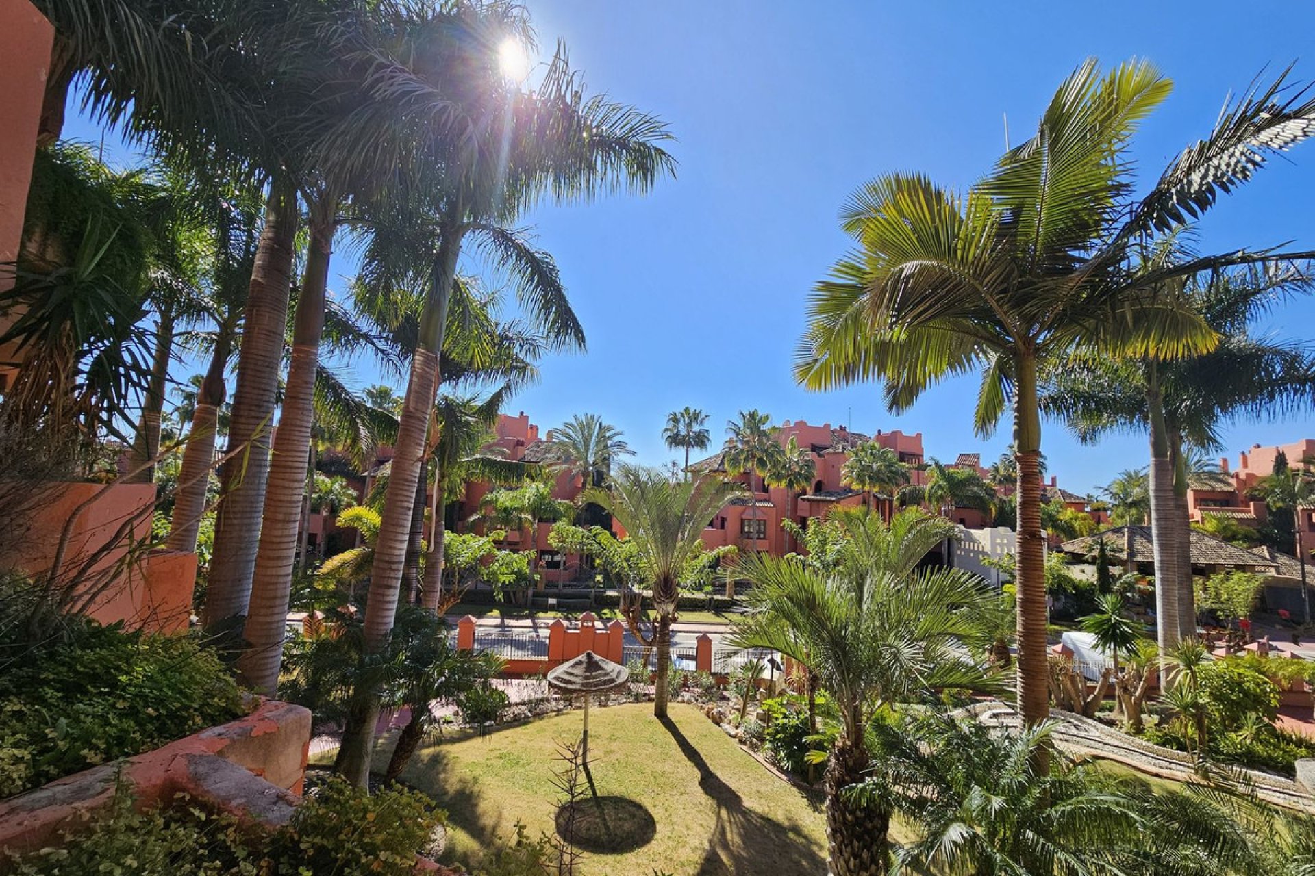 Resale - Apartment - Middle Floor Apartment - Estepona - New Golden Mile