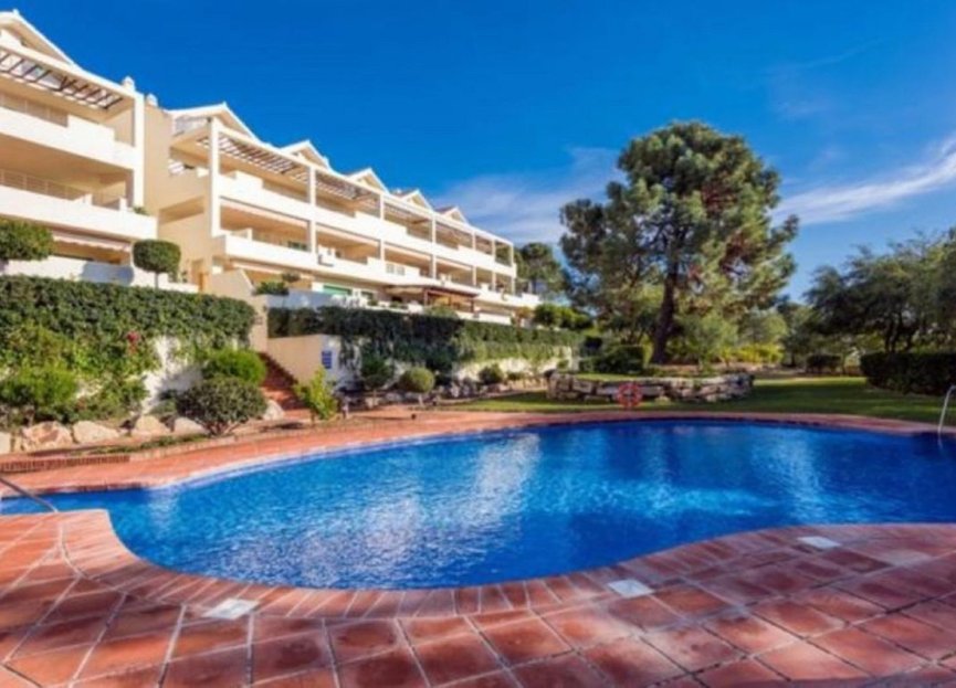 Resale - Apartment - Middle Floor Apartment - Estepona - Selwo
