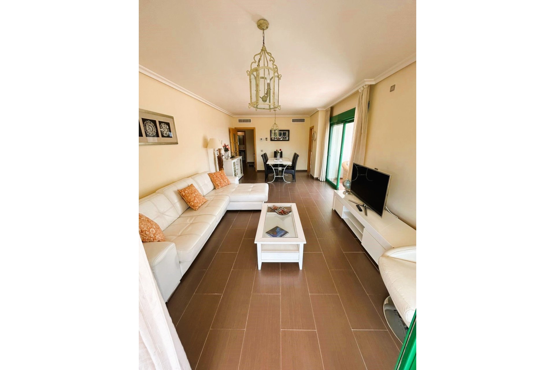 Resale - Apartment - Middle Floor Apartment - Estepona - Selwo