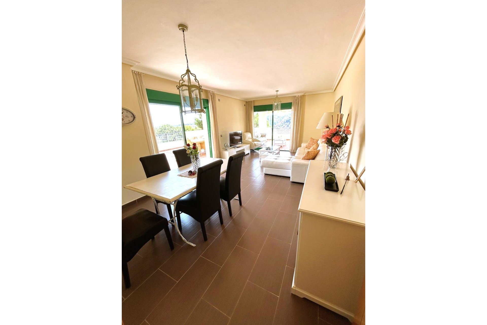 Resale - Apartment - Middle Floor Apartment - Estepona - Selwo