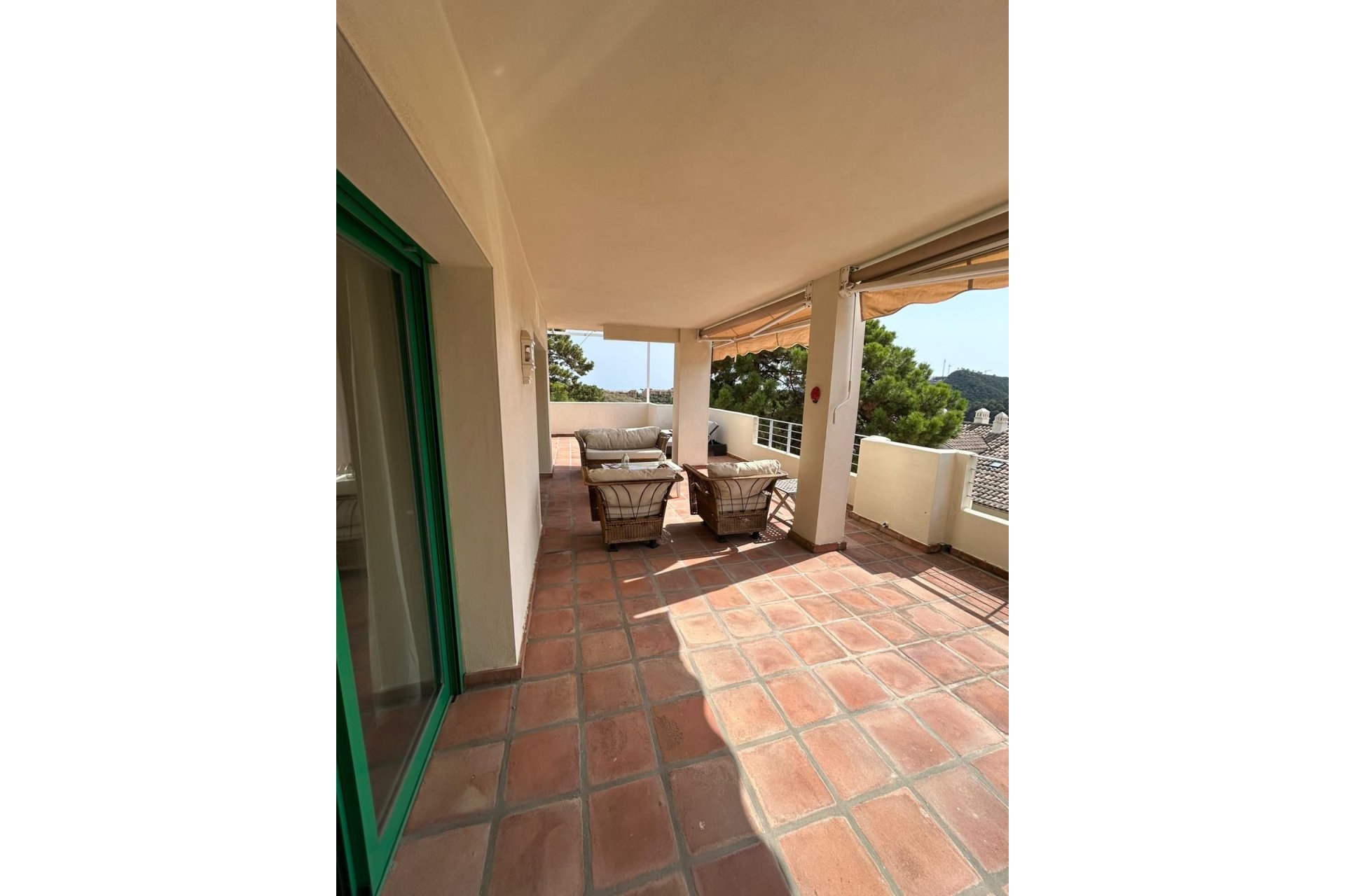 Resale - Apartment - Middle Floor Apartment - Estepona - Selwo