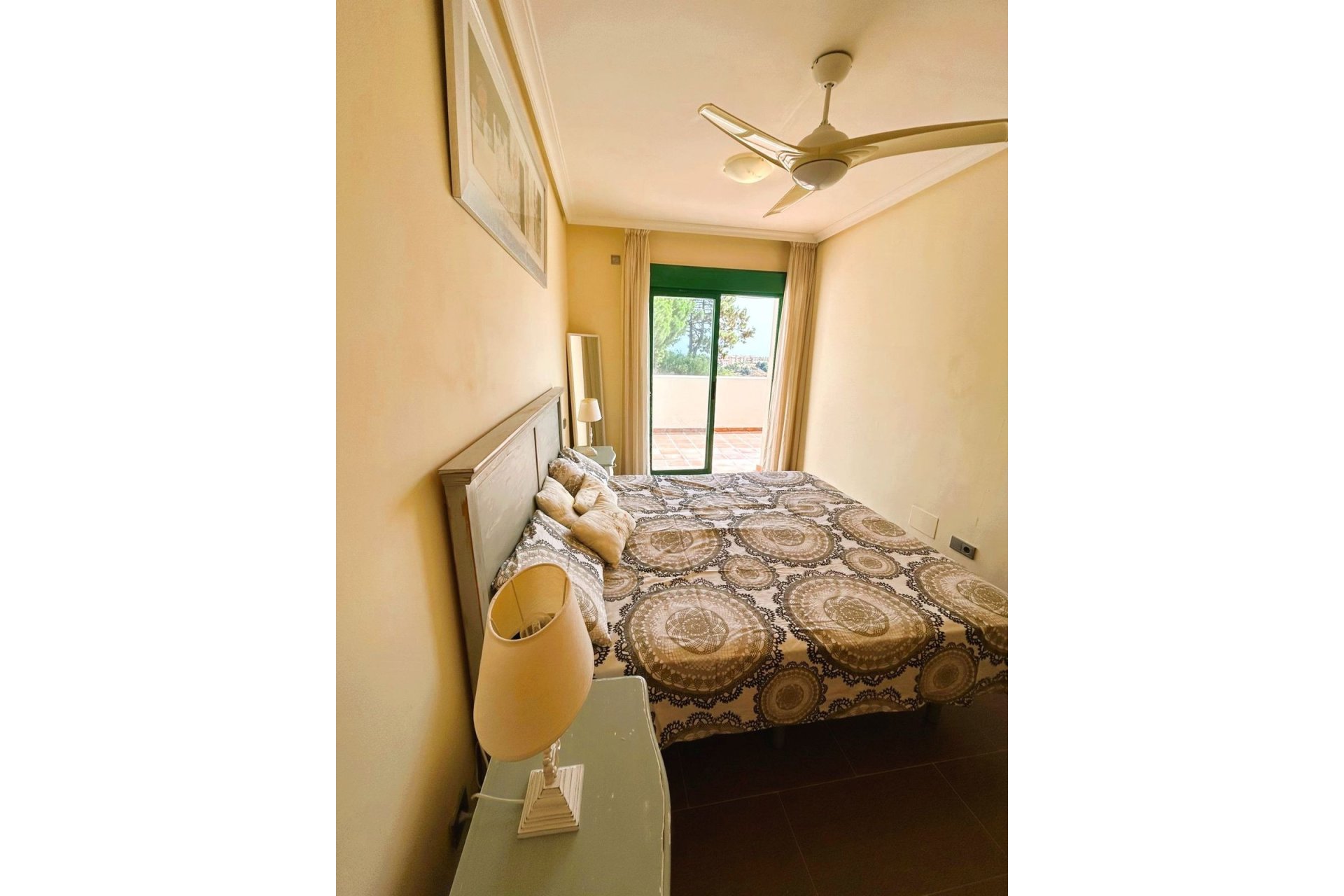 Resale - Apartment - Middle Floor Apartment - Estepona - Selwo