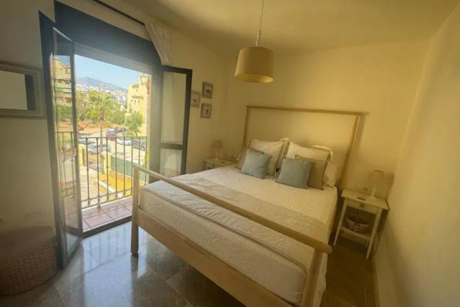 Resale - Apartment - Middle Floor Apartment - Estepona - Selwo