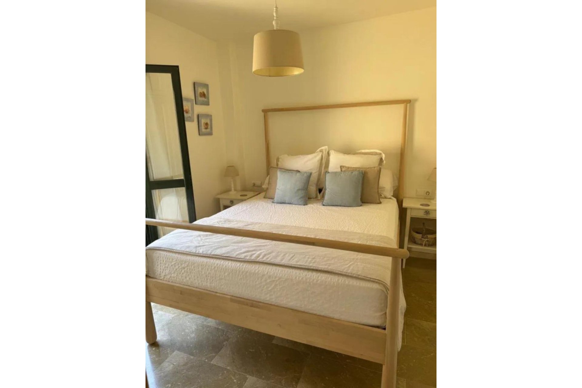 Resale - Apartment - Middle Floor Apartment - Estepona - Selwo