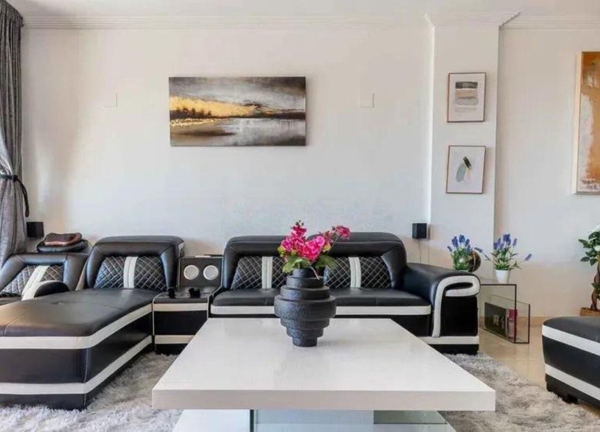 Resale - Apartment - Middle Floor Apartment - Estepona - Selwo