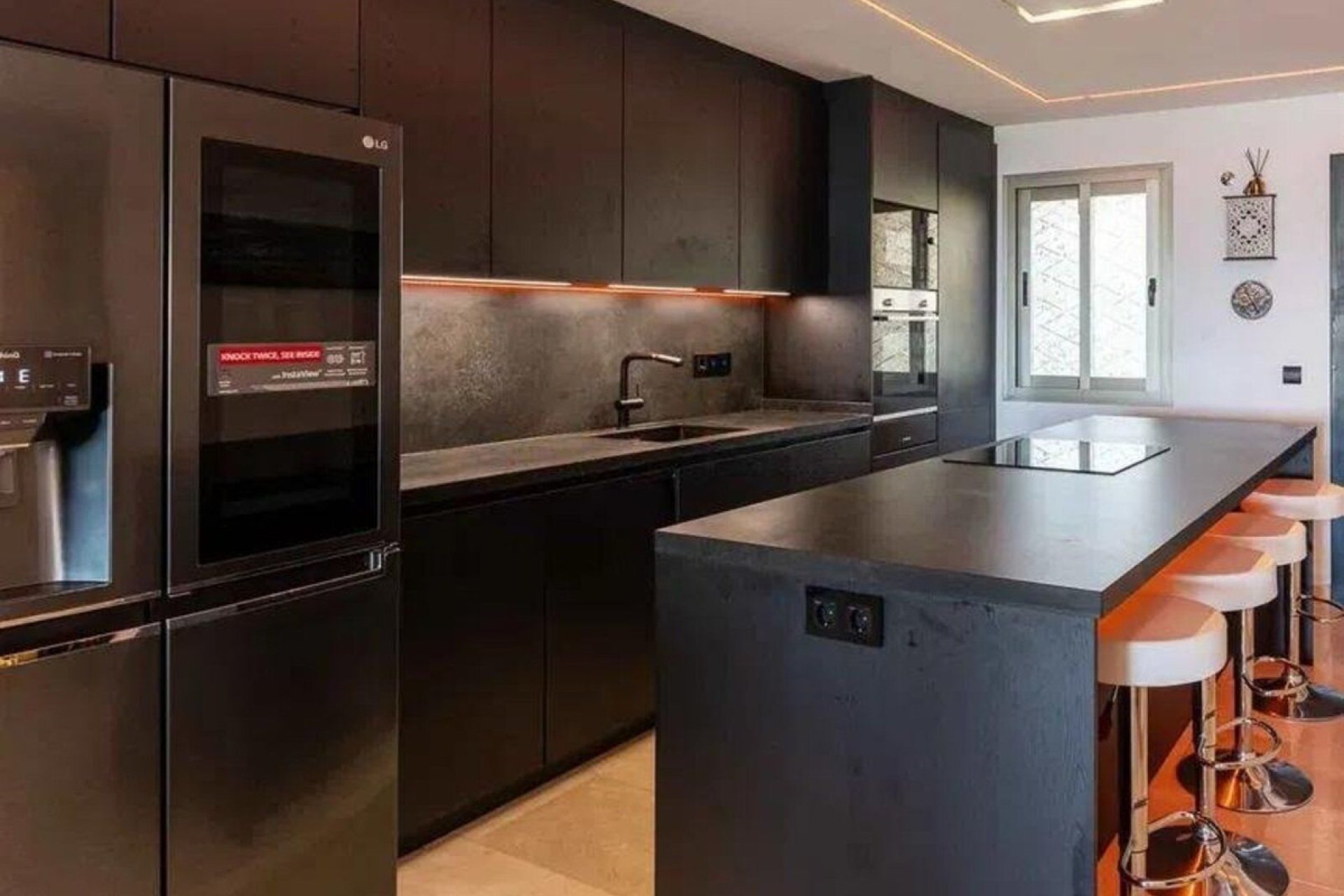 Resale - Apartment - Middle Floor Apartment - Estepona - Selwo