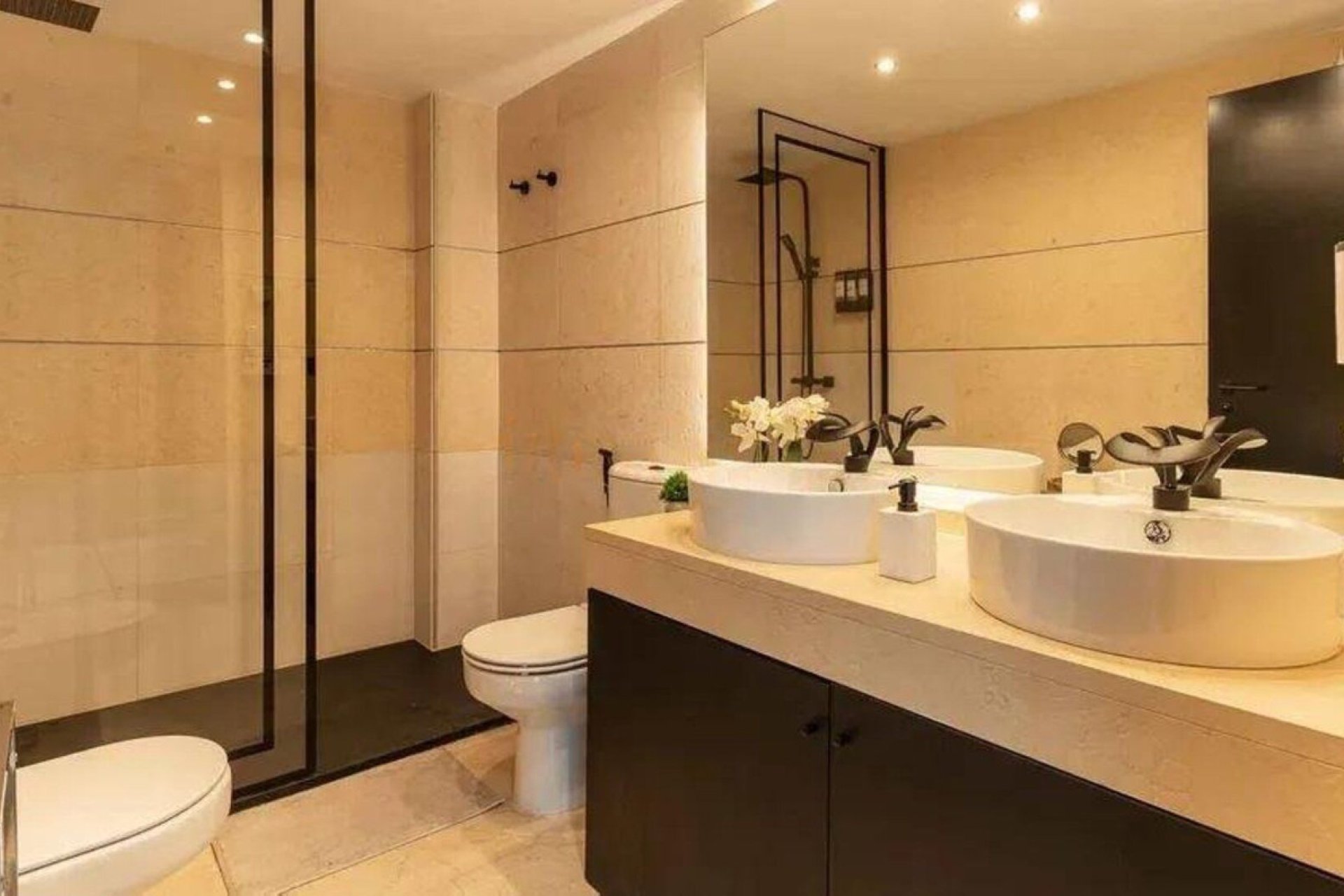 Resale - Apartment - Middle Floor Apartment - Estepona - Selwo