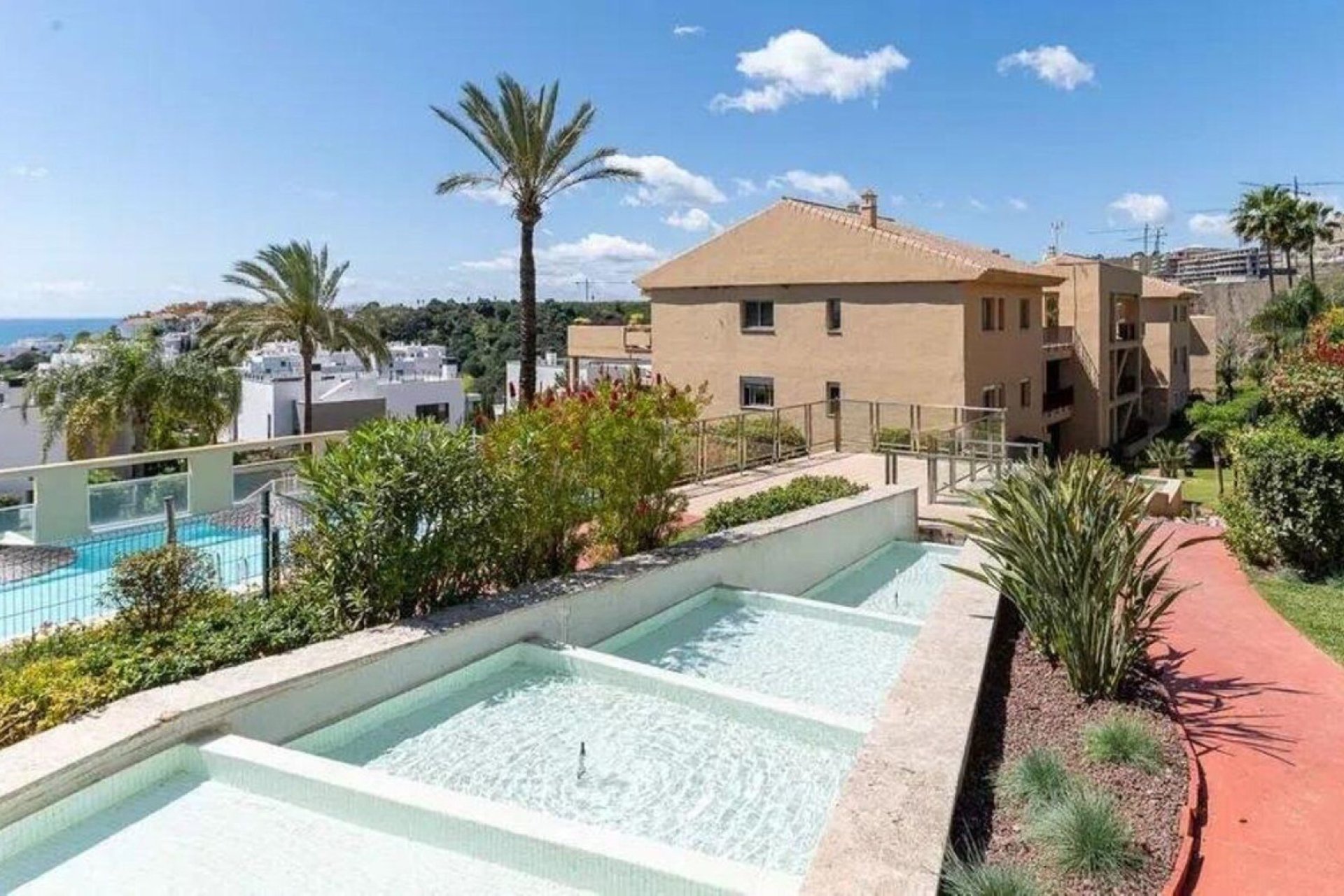 Resale - Apartment - Middle Floor Apartment - Estepona - Selwo