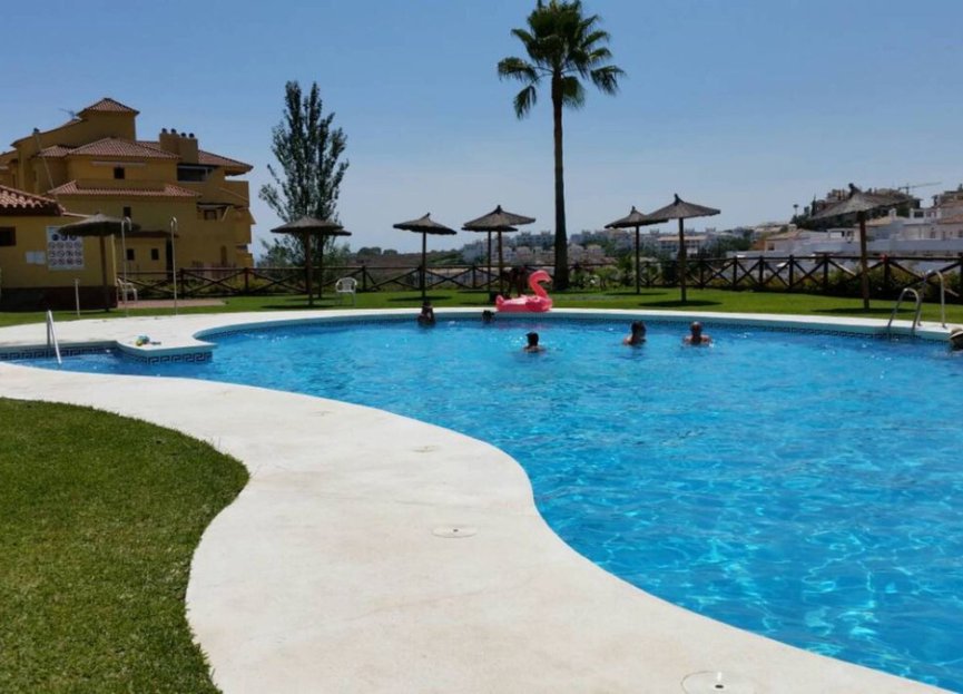 Resale - Apartment - Middle Floor Apartment - Estepona - Selwo