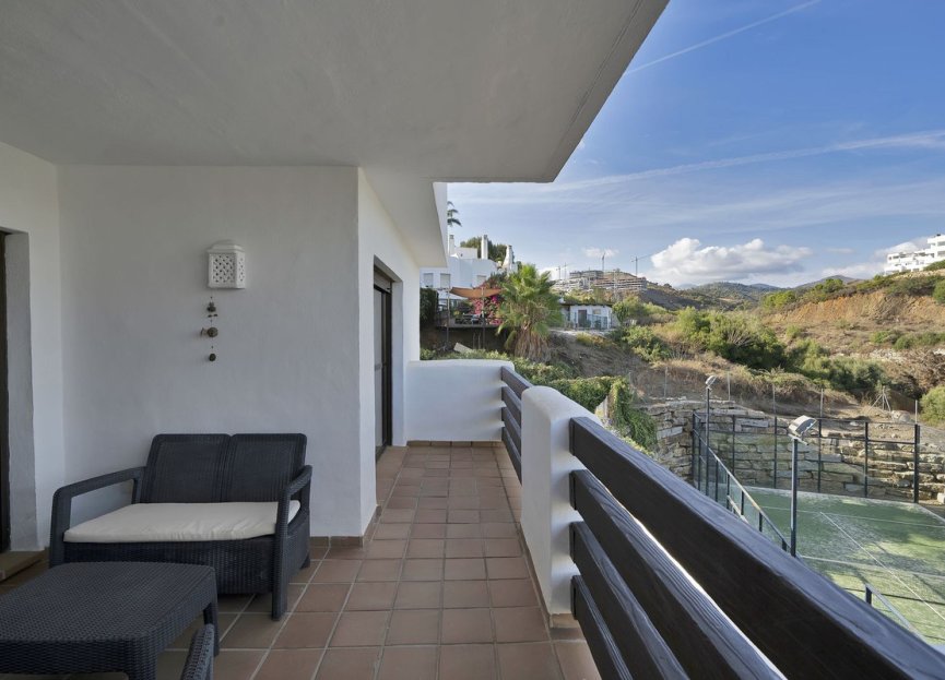 Resale - Apartment - Middle Floor Apartment - Estepona - Selwo