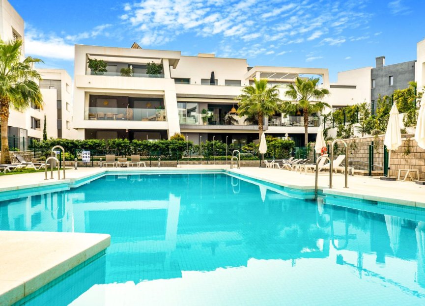 Resale - Apartment - Middle Floor Apartment - Estepona - Selwo