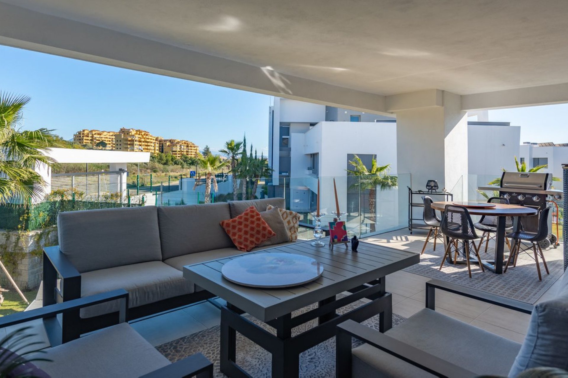 Resale - Apartment - Middle Floor Apartment - Estepona - Selwo