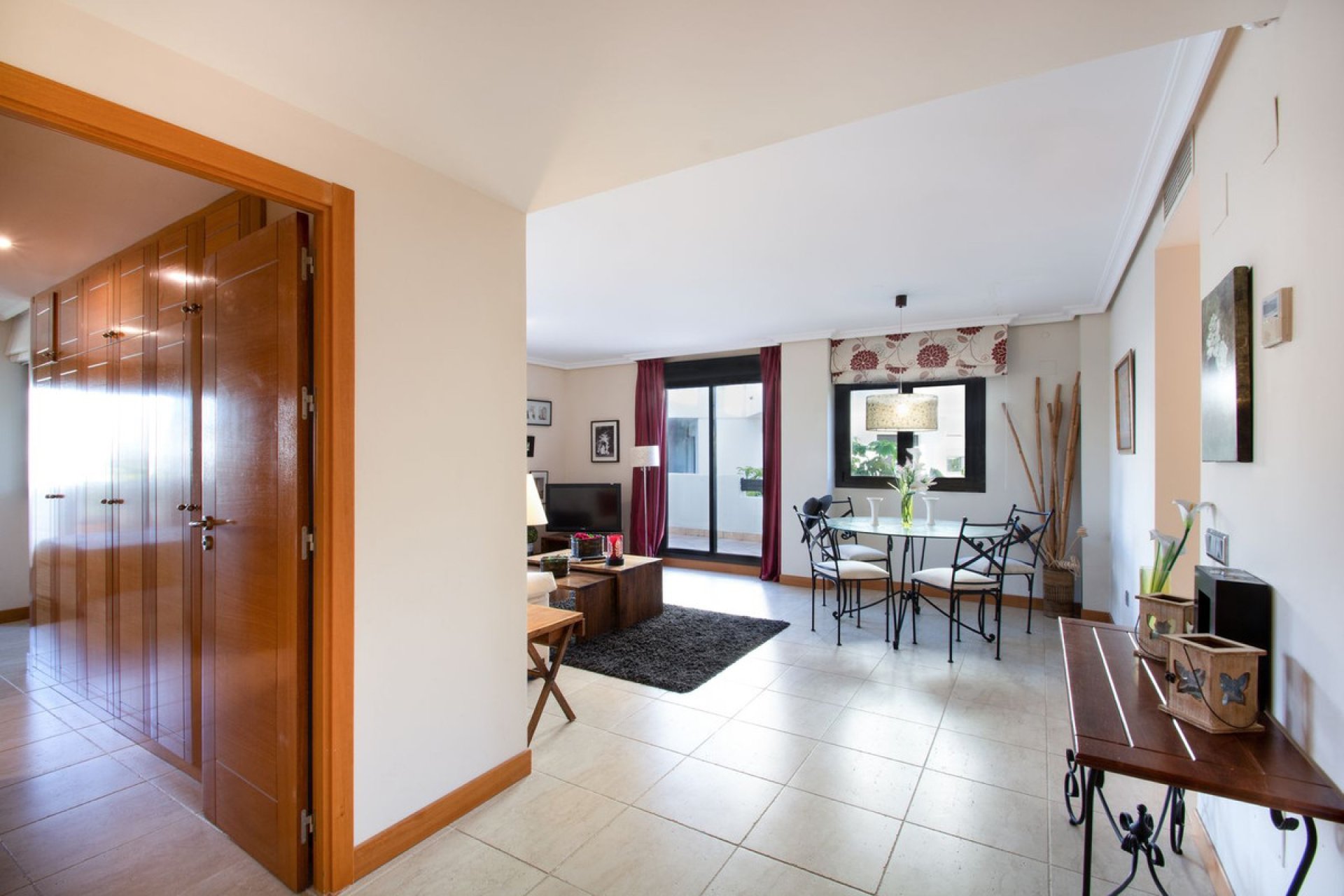 Resale - Apartment - Middle Floor Apartment - Estepona - Selwo