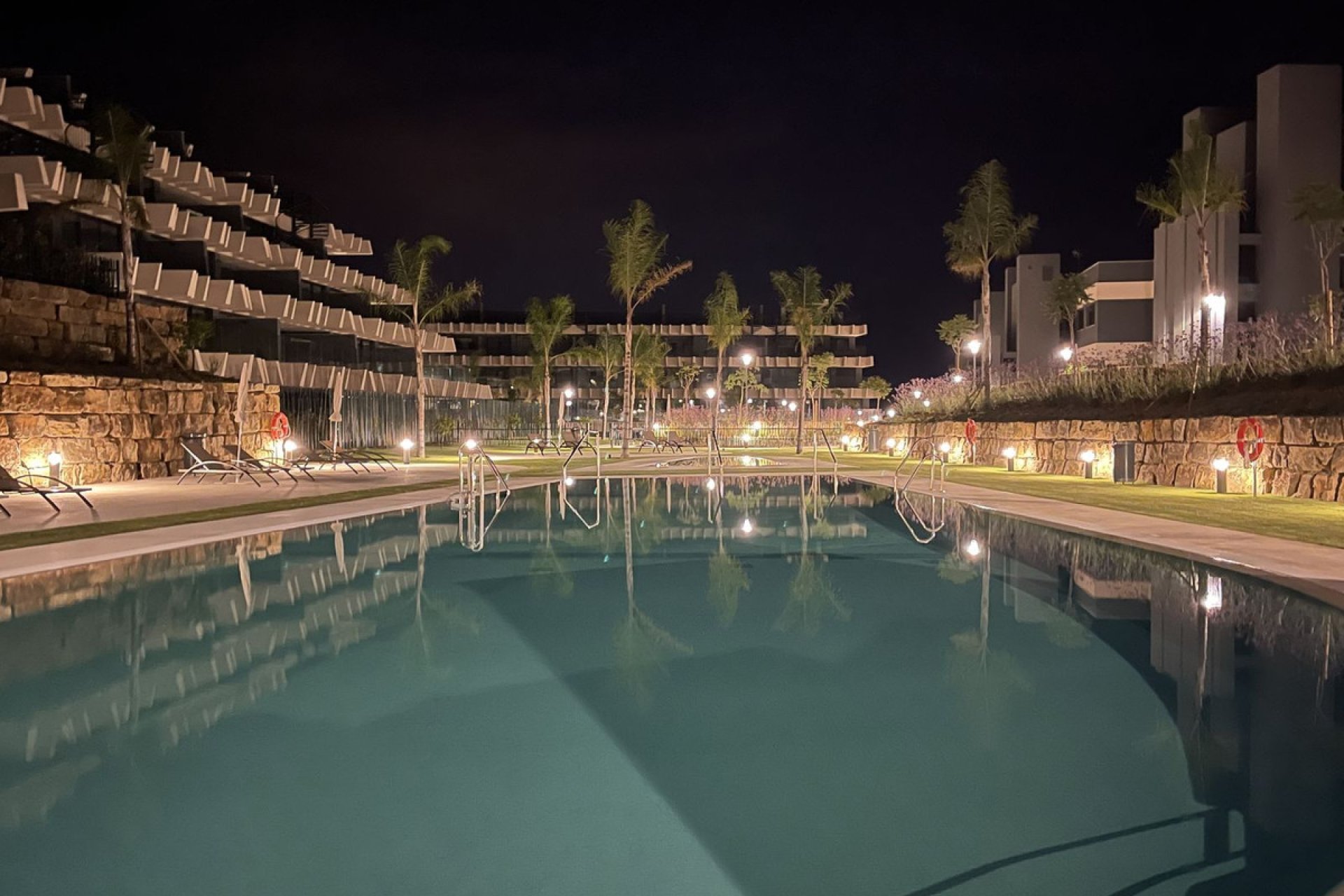 Resale - Apartment - Middle Floor Apartment - Estepona - Selwo