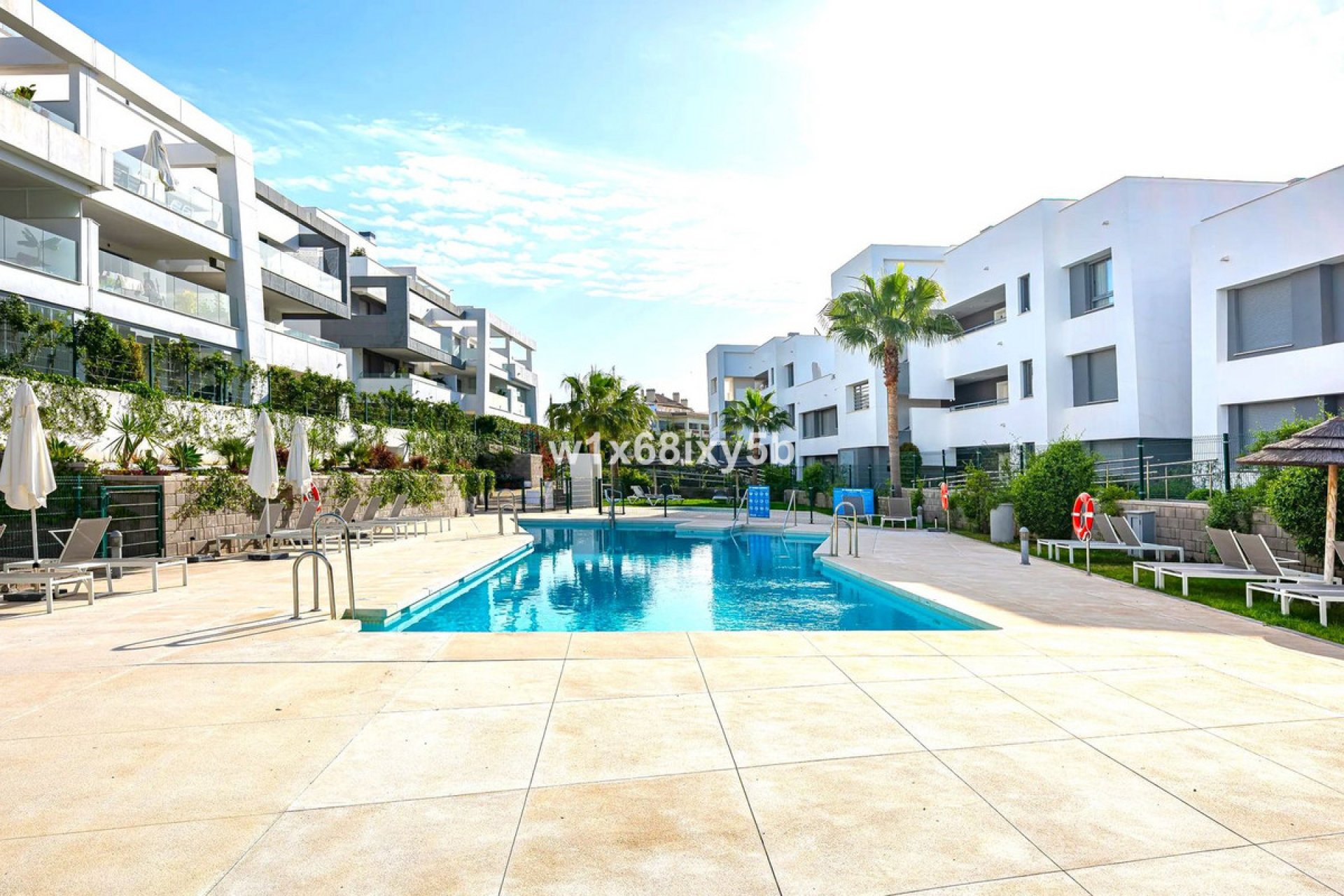 Resale - Apartment - Middle Floor Apartment - Estepona - Selwo