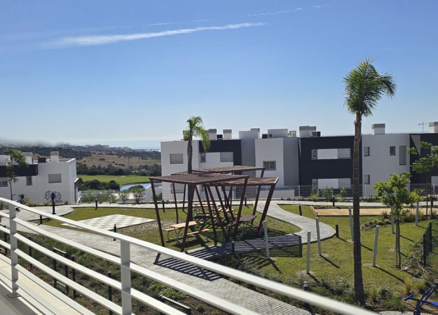 Resale - Apartment - Middle Floor Apartment - Estepona - Valle Romano