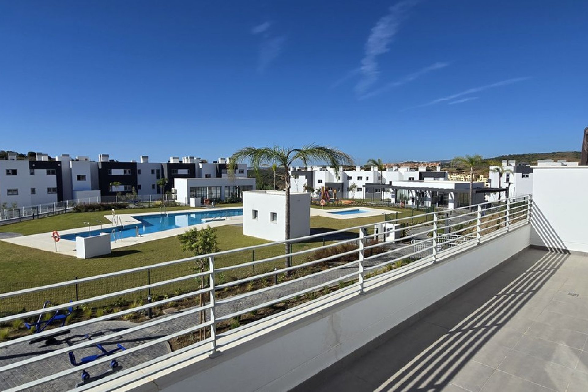 Resale - Apartment - Middle Floor Apartment - Estepona - Valle Romano
