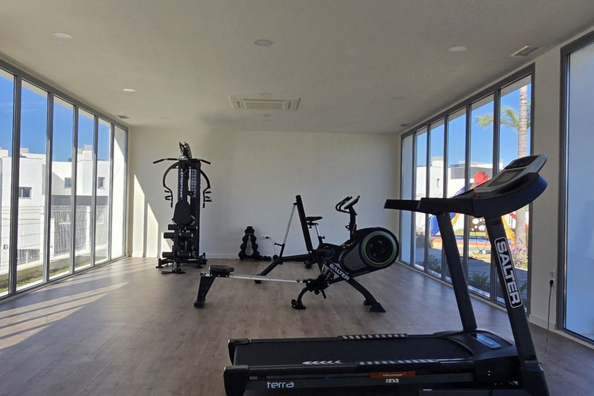 Resale - Apartment - Middle Floor Apartment - Estepona - Valle Romano