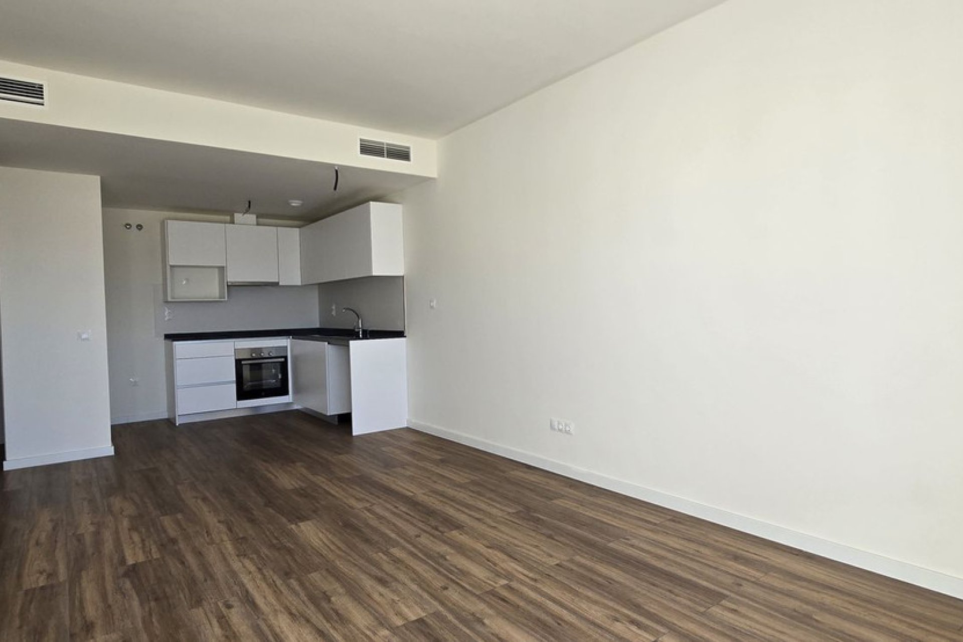 Resale - Apartment - Middle Floor Apartment - Estepona - Valle Romano