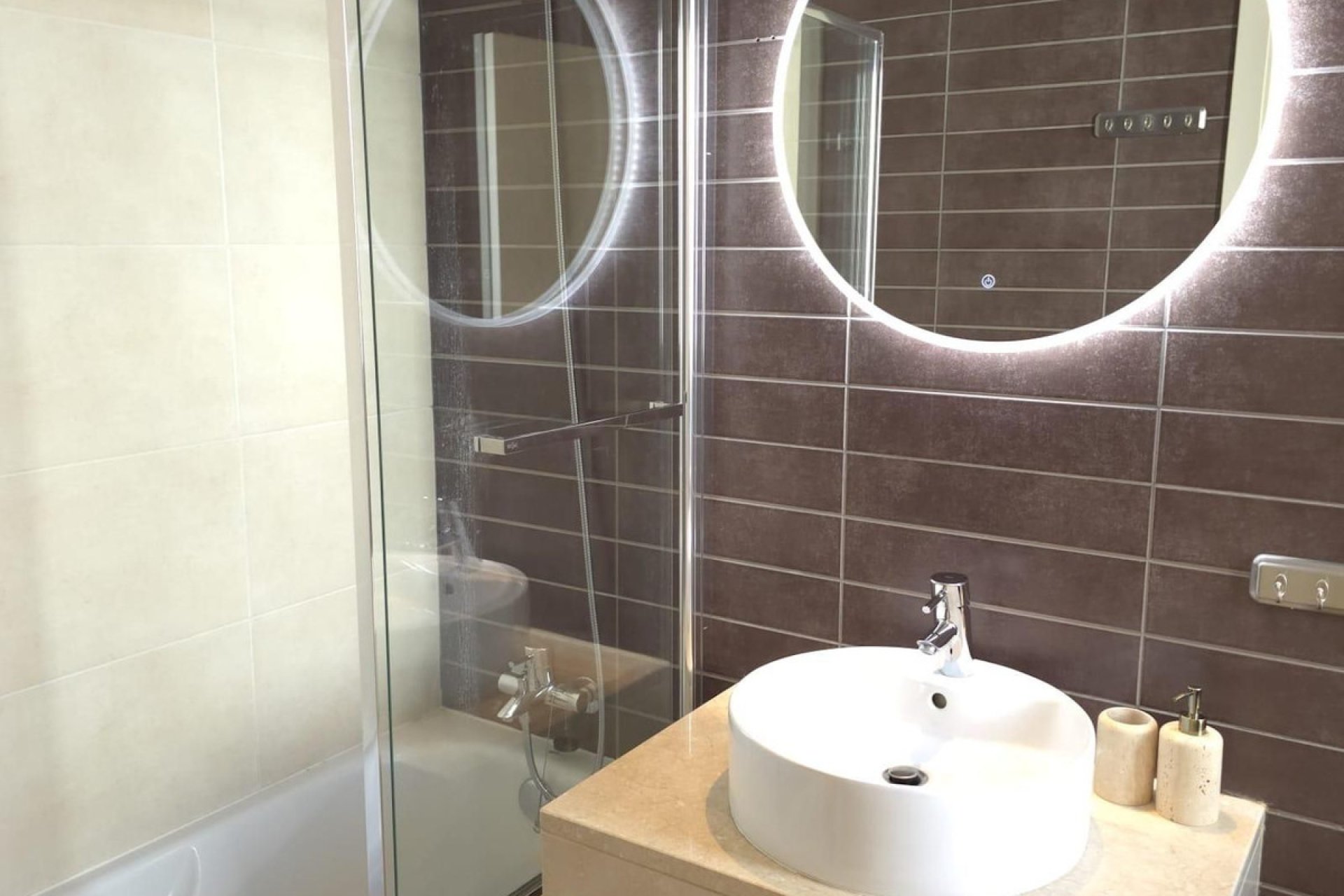 Resale - Apartment - Middle Floor Apartment - Estepona - Valle Romano