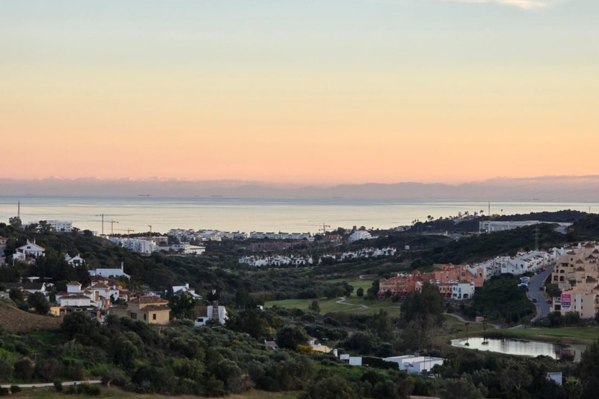 Resale - Apartment - Middle Floor Apartment - Estepona - Valle Romano