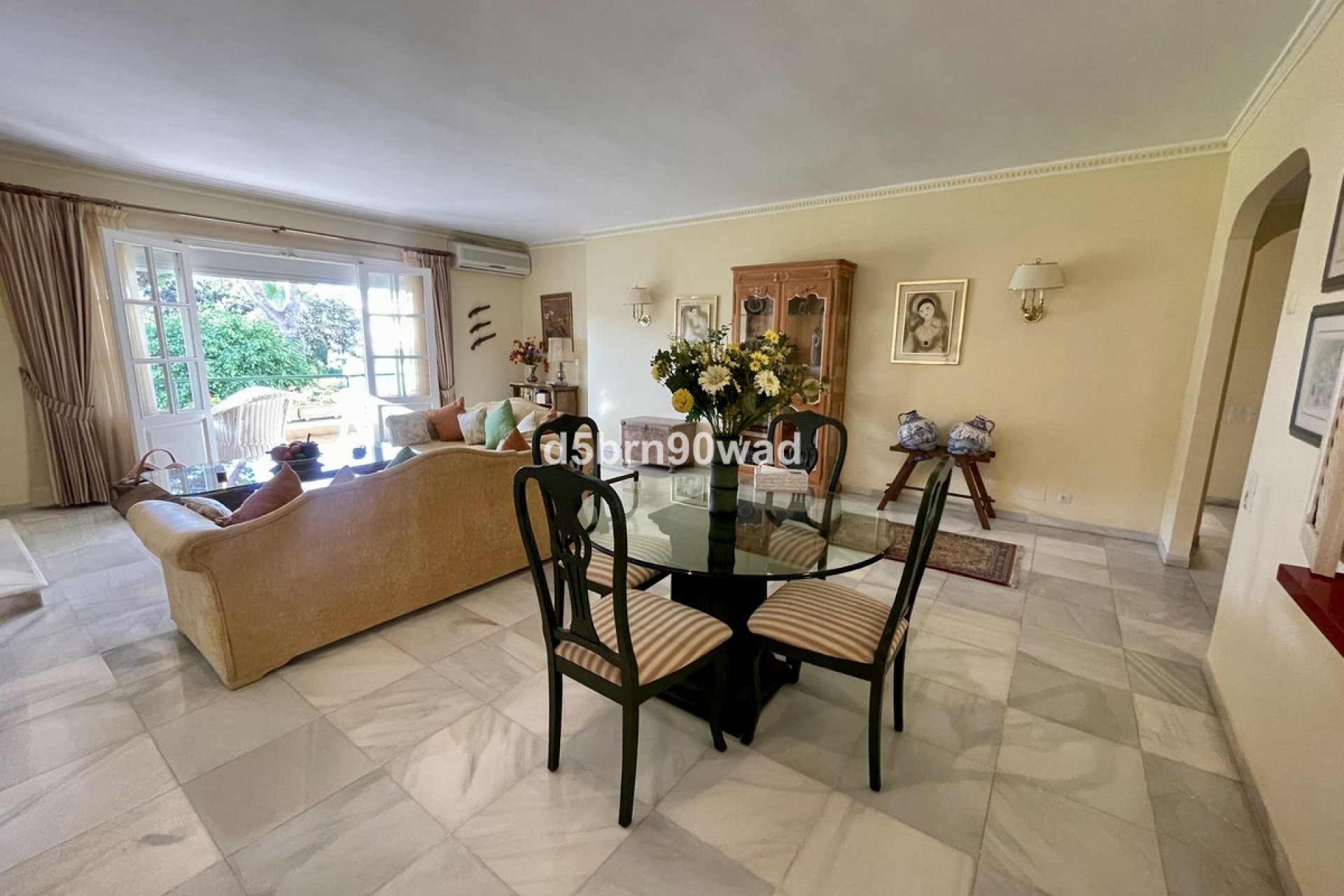 Resale - Apartment - Middle Floor Apartment - Estepona