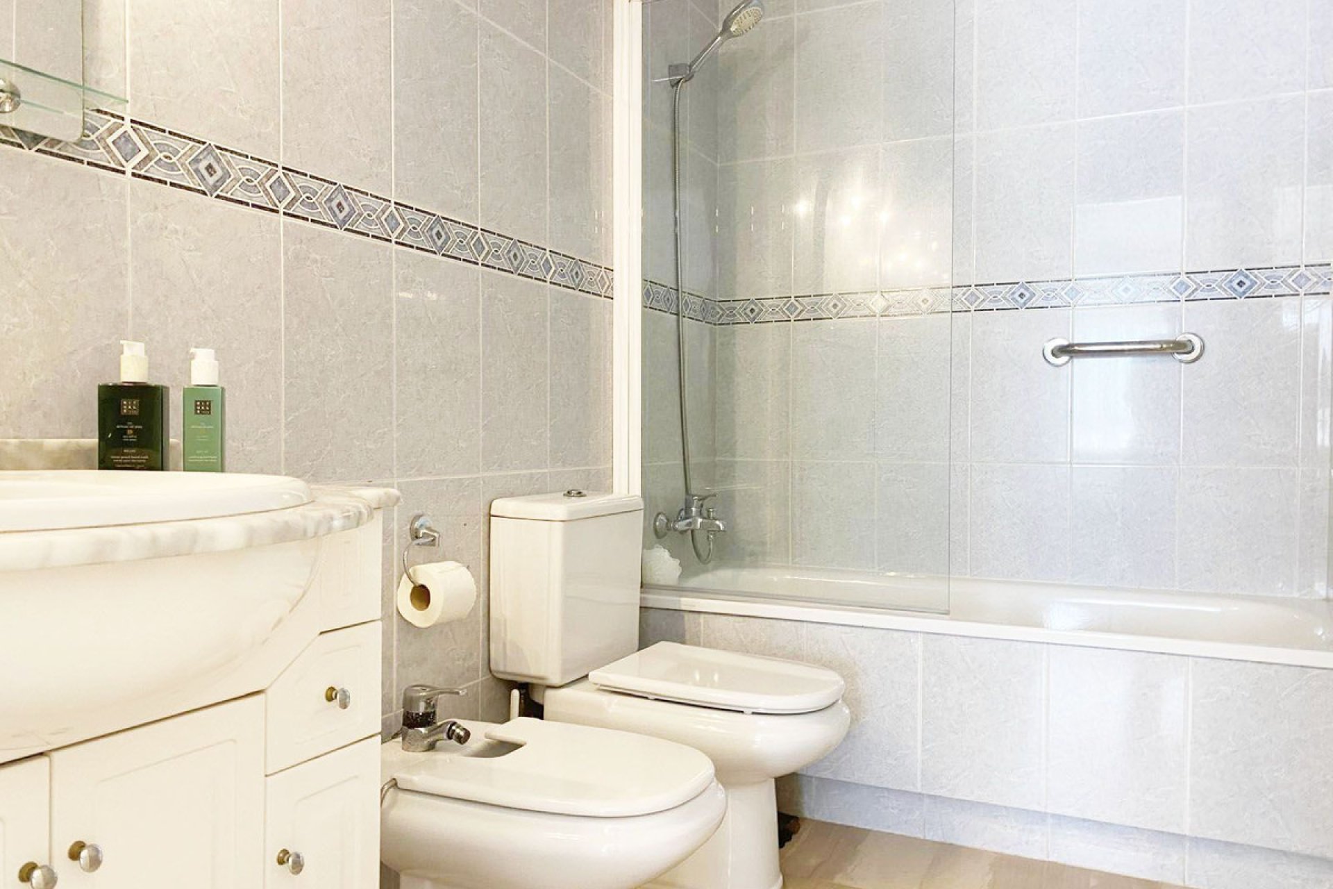 Resale - Apartment - Middle Floor Apartment - Fuengirola - Carvajal