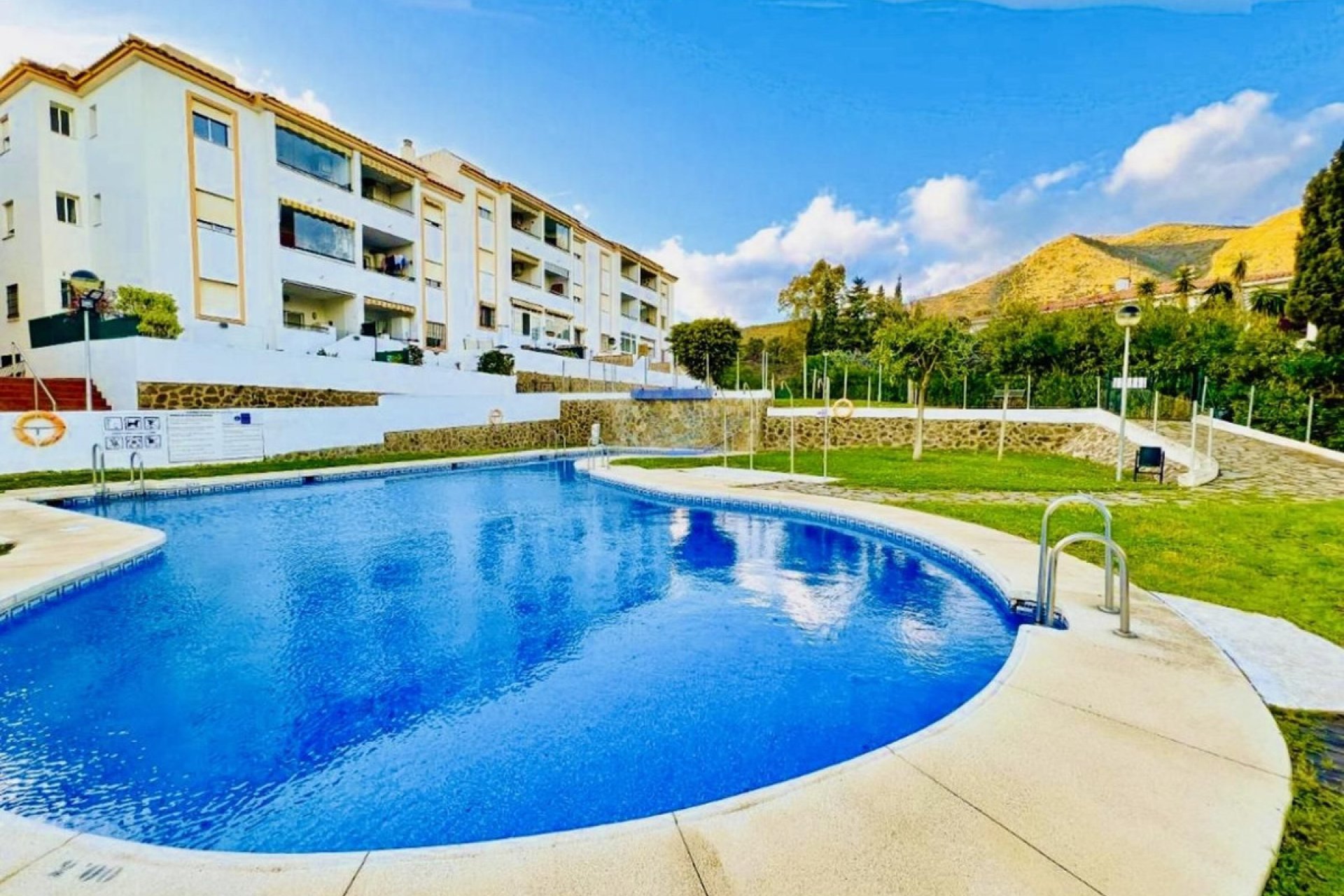 Resale - Apartment - Middle Floor Apartment - Fuengirola - Carvajal