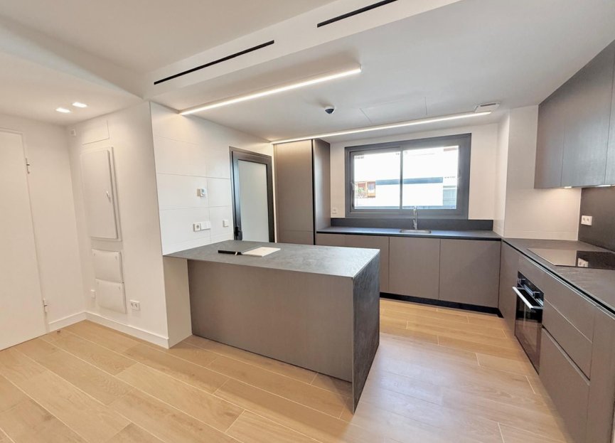 Resale - Apartment - Middle Floor Apartment - Fuengirola - Fuengirola Centro