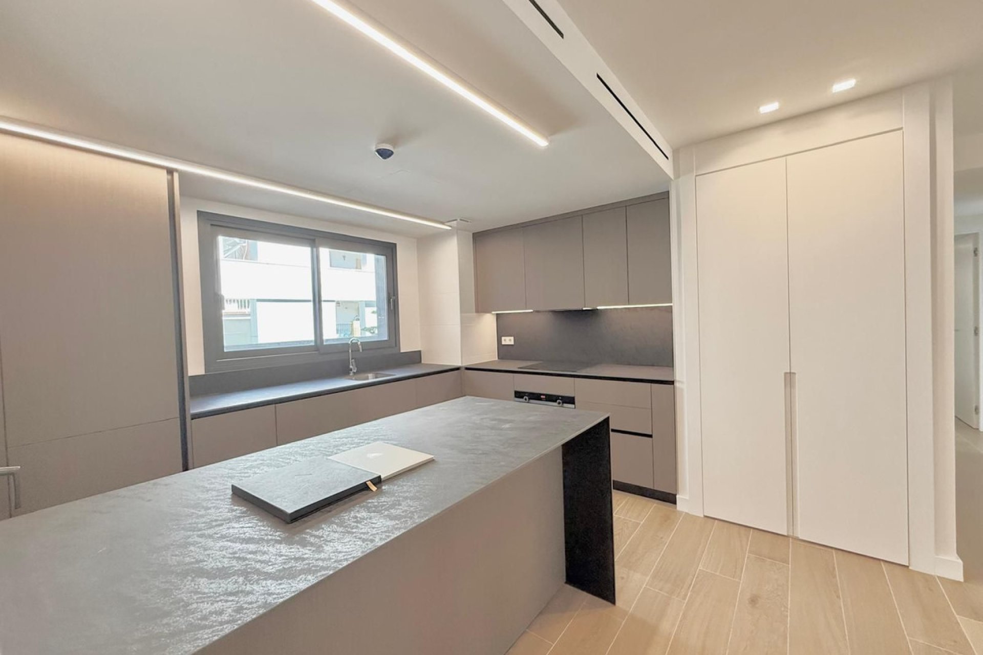 Resale - Apartment - Middle Floor Apartment - Fuengirola - Fuengirola Centro