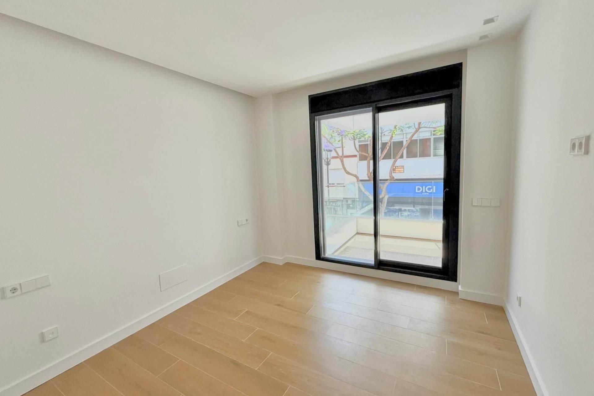 Resale - Apartment - Middle Floor Apartment - Fuengirola - Fuengirola Centro