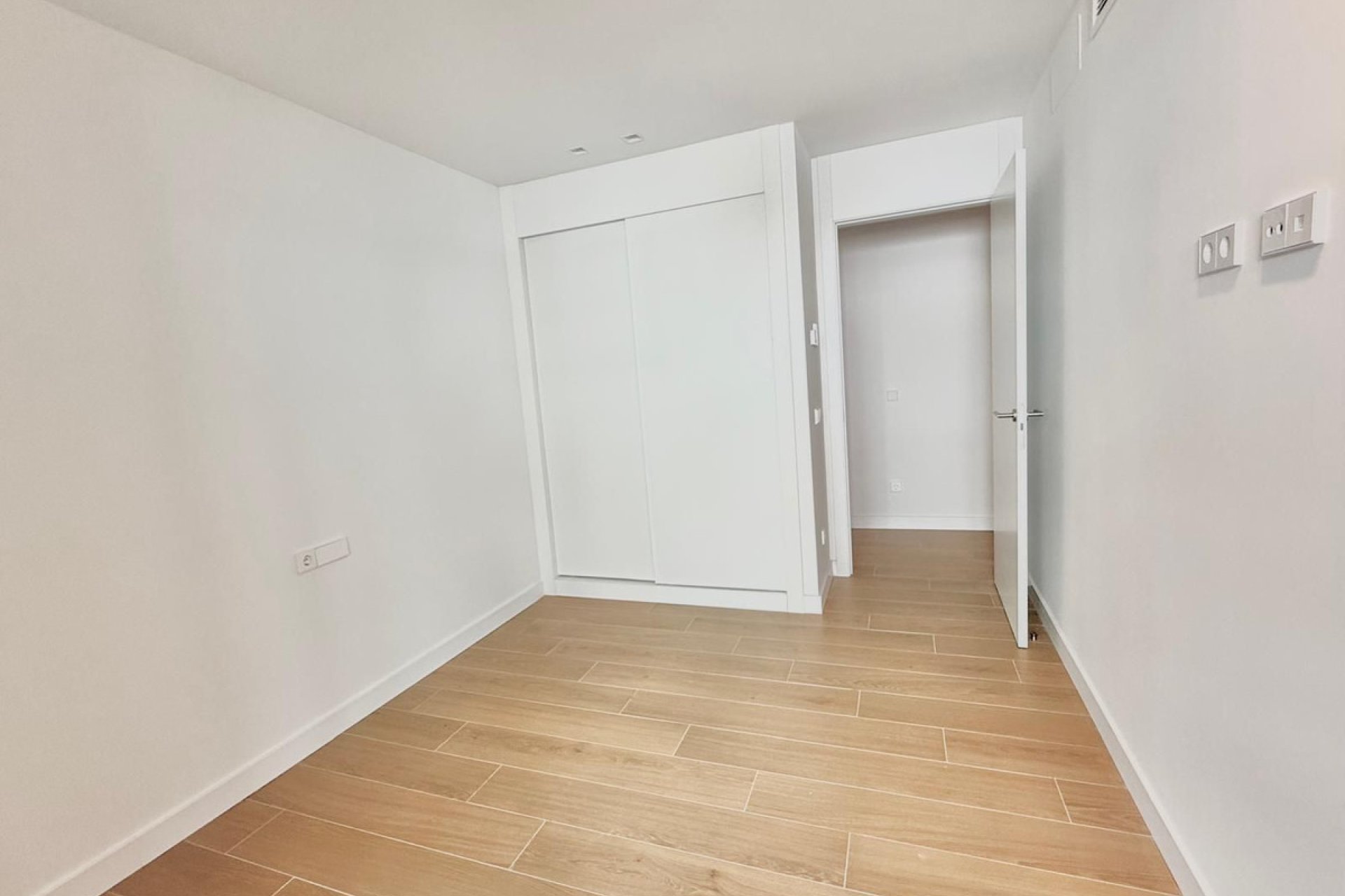 Resale - Apartment - Middle Floor Apartment - Fuengirola - Fuengirola Centro