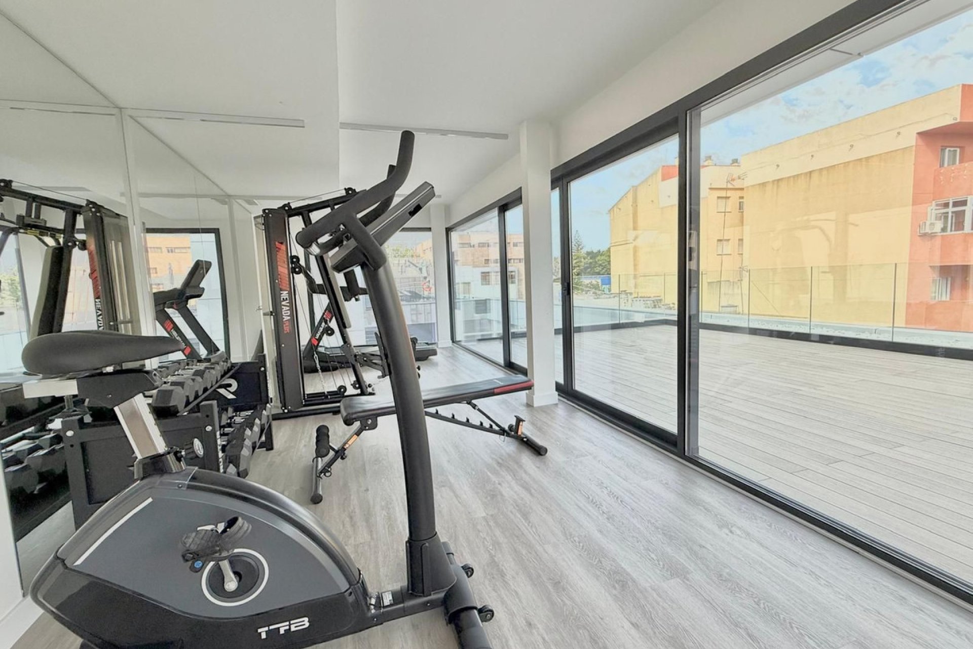 Resale - Apartment - Middle Floor Apartment - Fuengirola - Fuengirola Centro