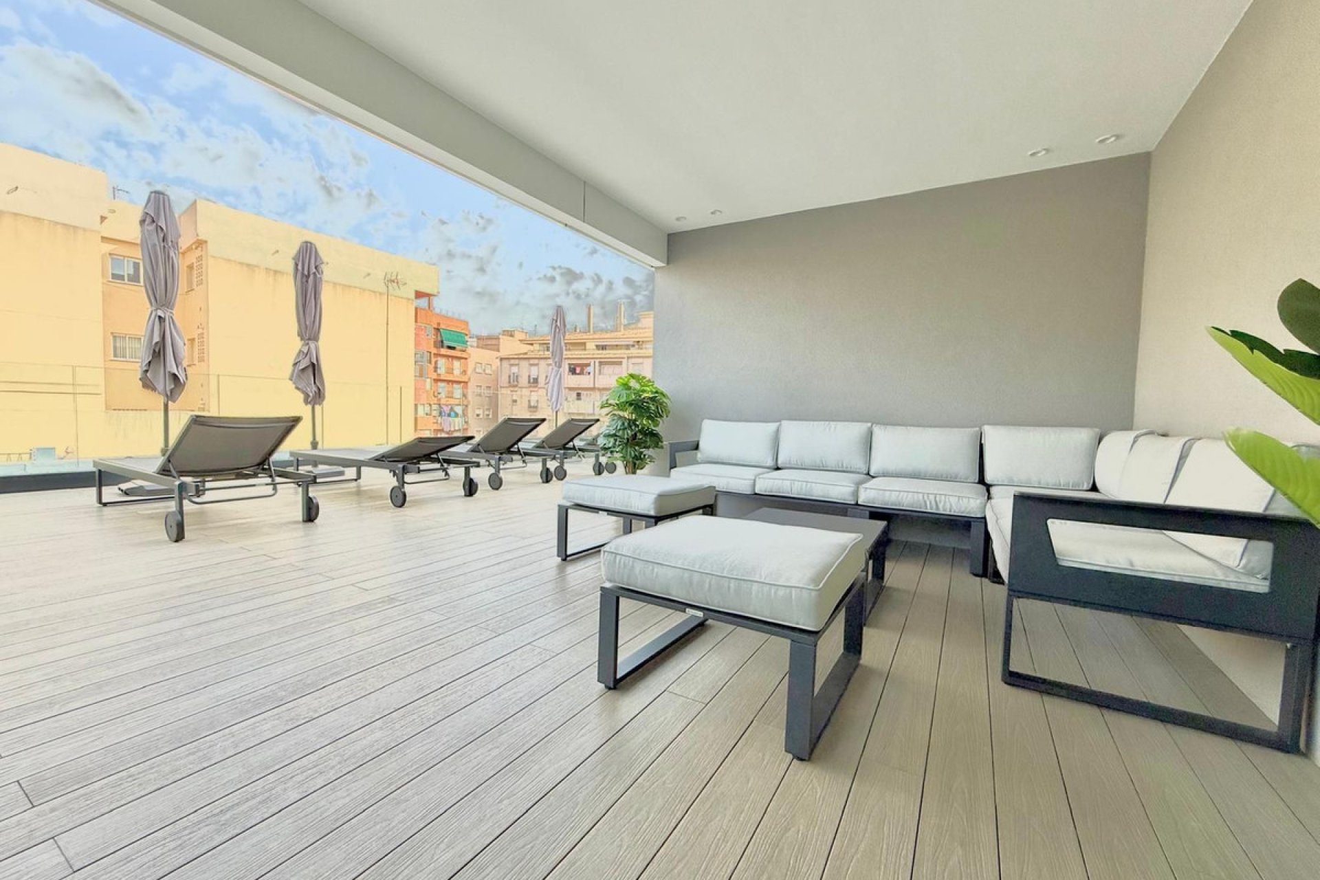 Resale - Apartment - Middle Floor Apartment - Fuengirola - Fuengirola Centro