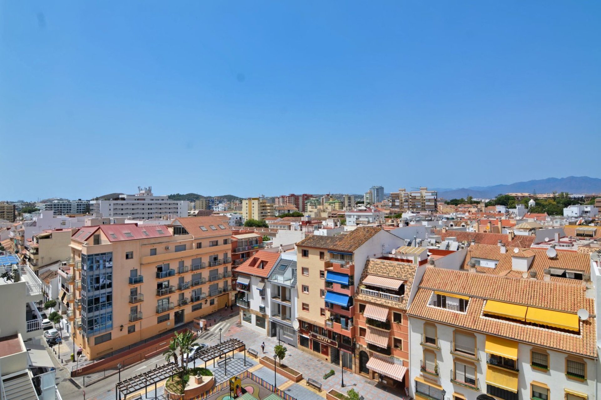 Resale - Apartment - Middle Floor Apartment - Fuengirola - Fuengirola Centro
