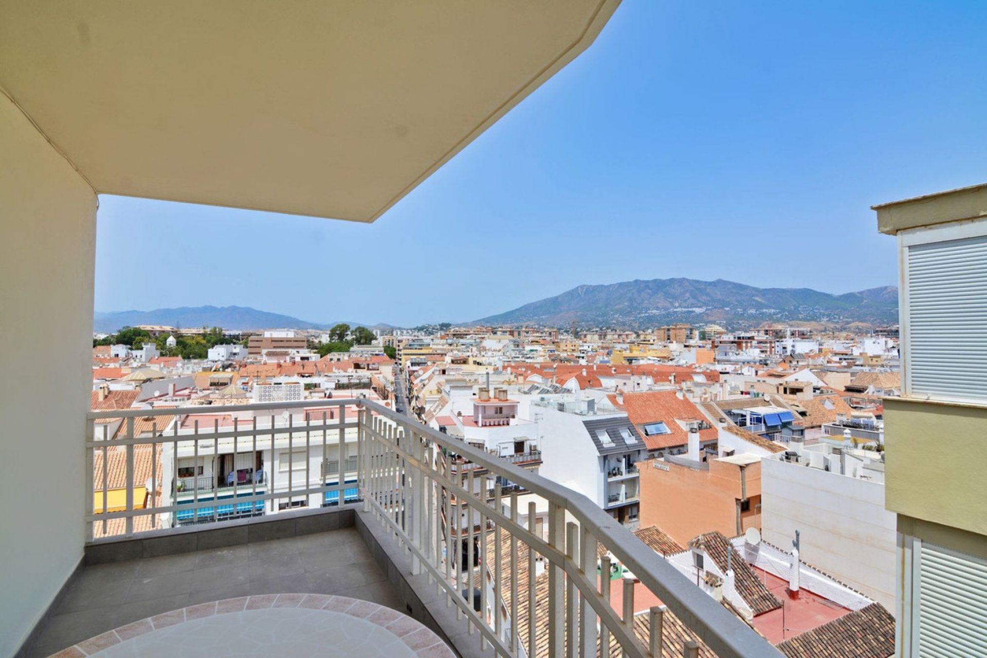 Resale - Apartment - Middle Floor Apartment - Fuengirola - Fuengirola Centro
