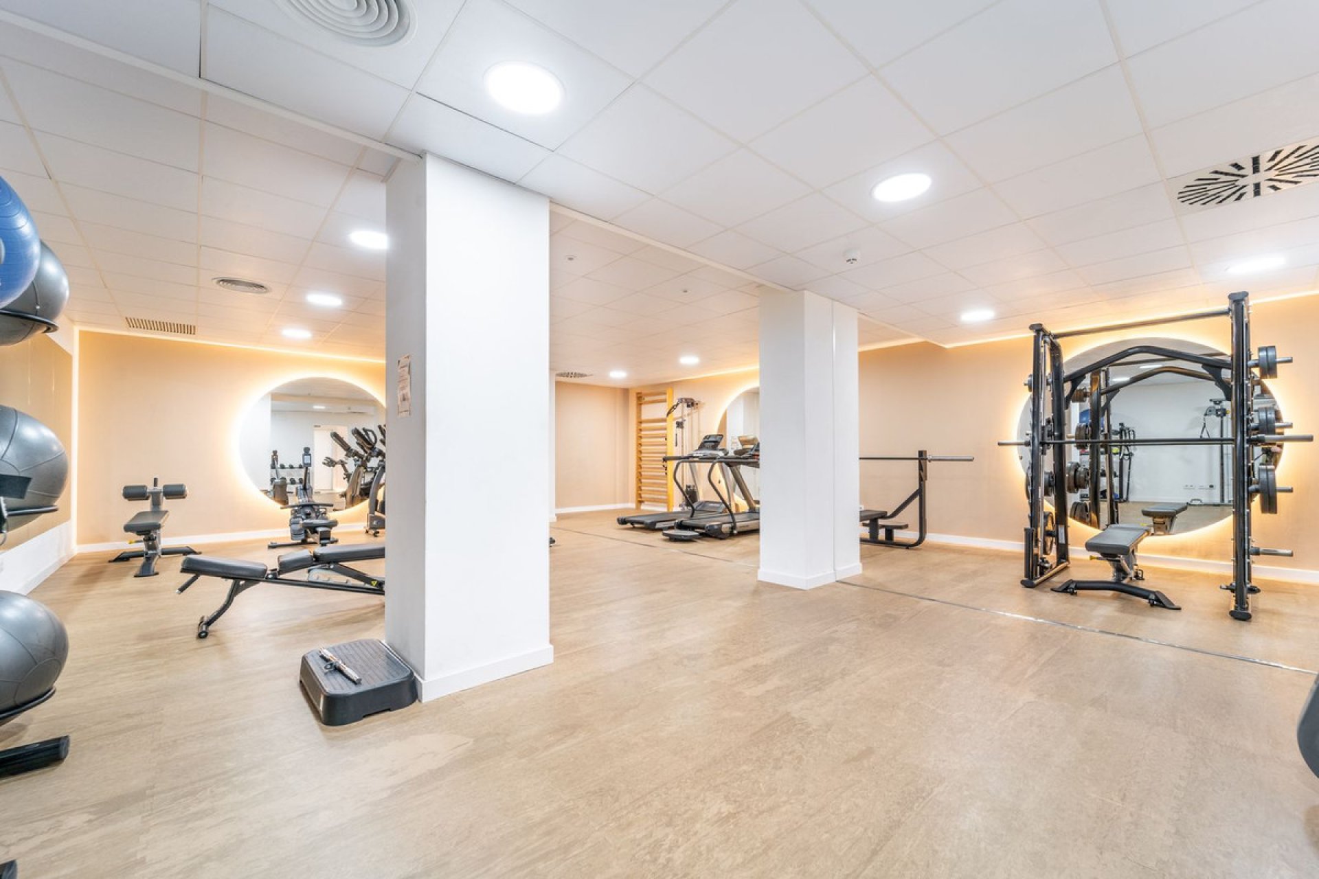 Resale - Apartment - Middle Floor Apartment - Fuengirola - Fuengirola Centro