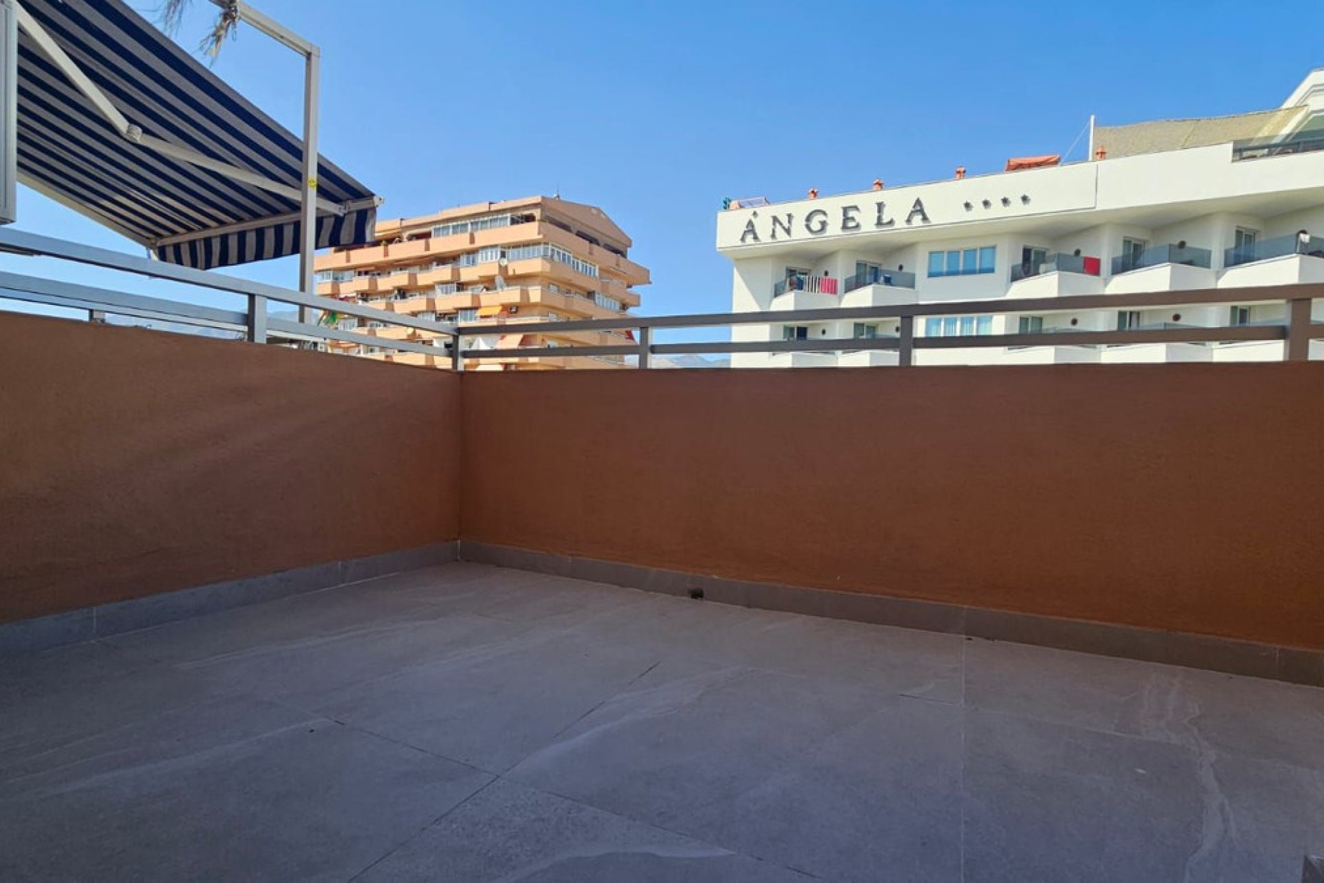 Resale - Apartment - Middle Floor Apartment - Fuengirola - Fuengirola Centro
